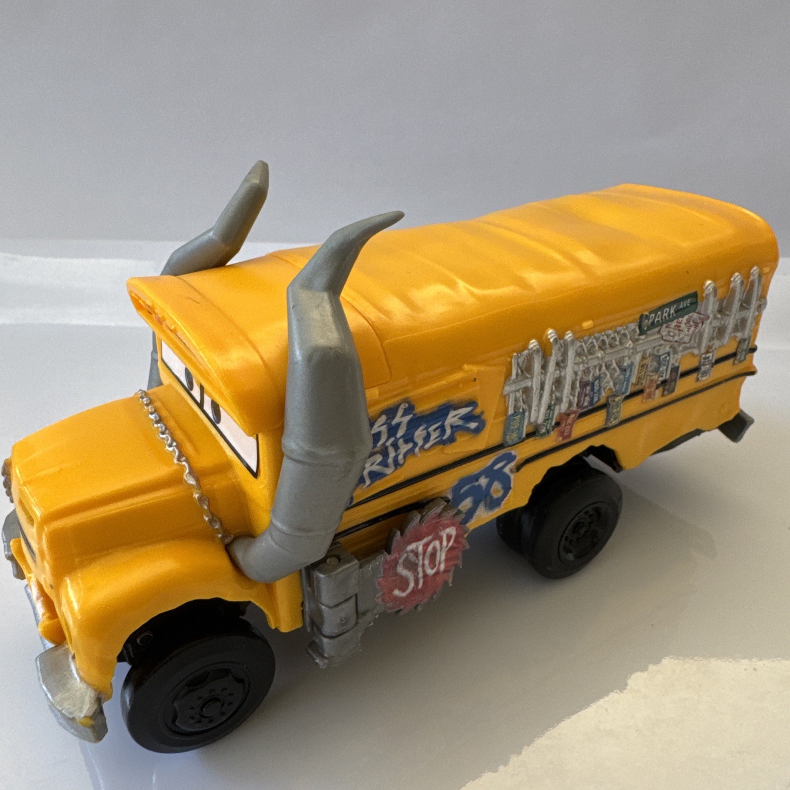 Disney Pixar Cars 3 Chomp & Chase Miss Fritter Demo Derby 6″ Figure Bus