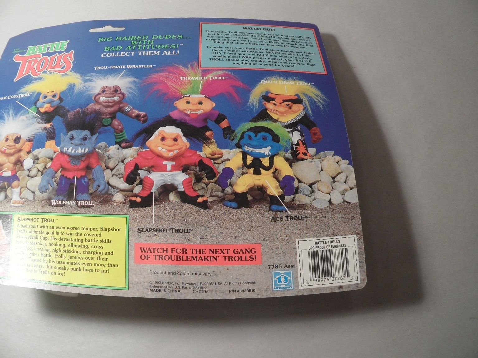 Hasbro Slapshot Troll Battle Trolls 4.5in Action Figure Puck-Firing Hockey Stick