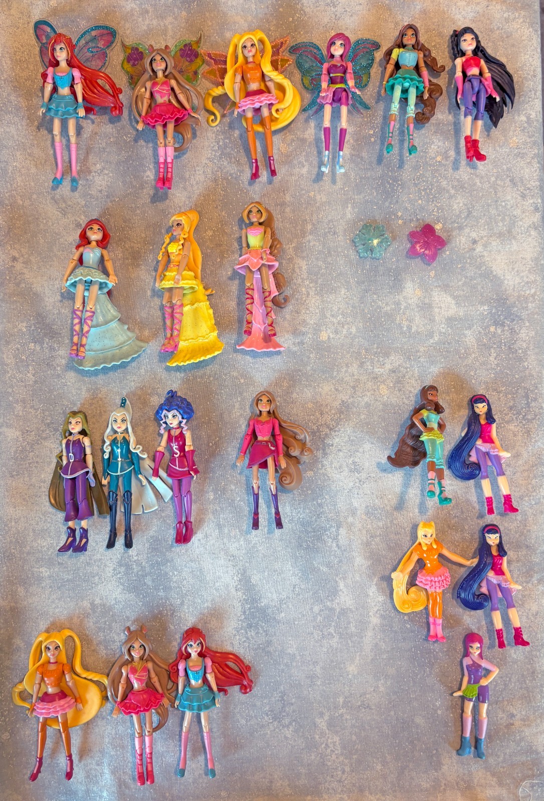 Winx Club Fairies Mini Action Figures 3.5″ Lot of 16 Power Poses/ 5 generic