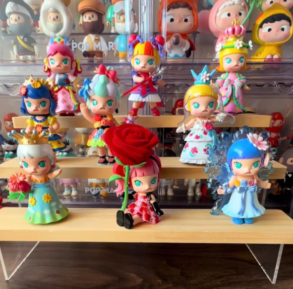 POP MART Molly Flower Dreaming Series Confirmed Blind Box Figure Art Toy Hot