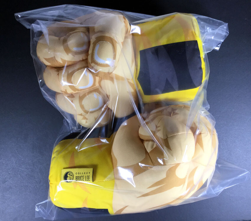 Collect Bruce Lee Yellow Jumpsuit Dragon Fists – Motion Activated Jumbo Plush
