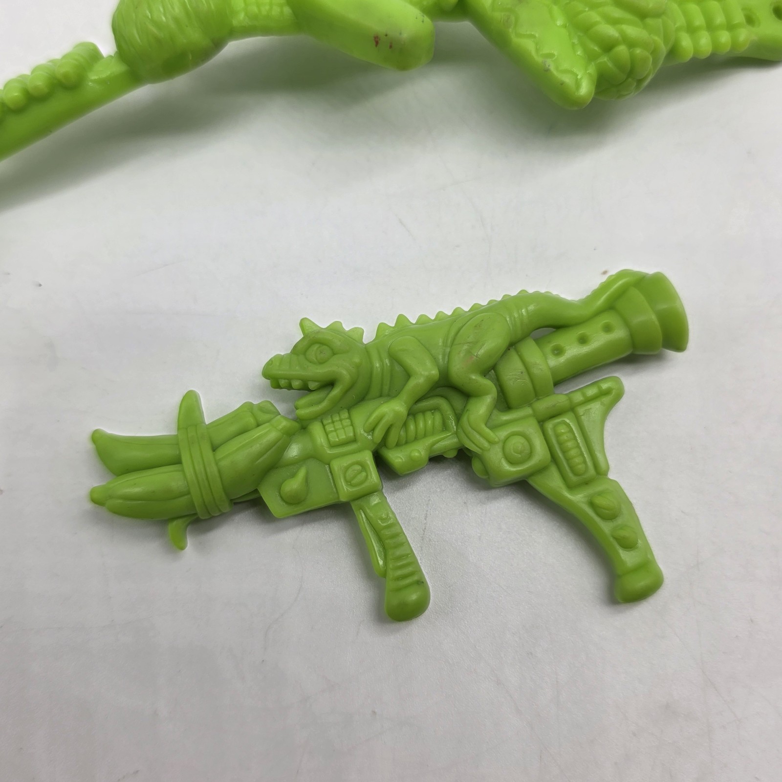 TMNT TEENAGE MUTANT NINJA TURTLES 1991 SERGEANT BANANAS WEAPON GUN