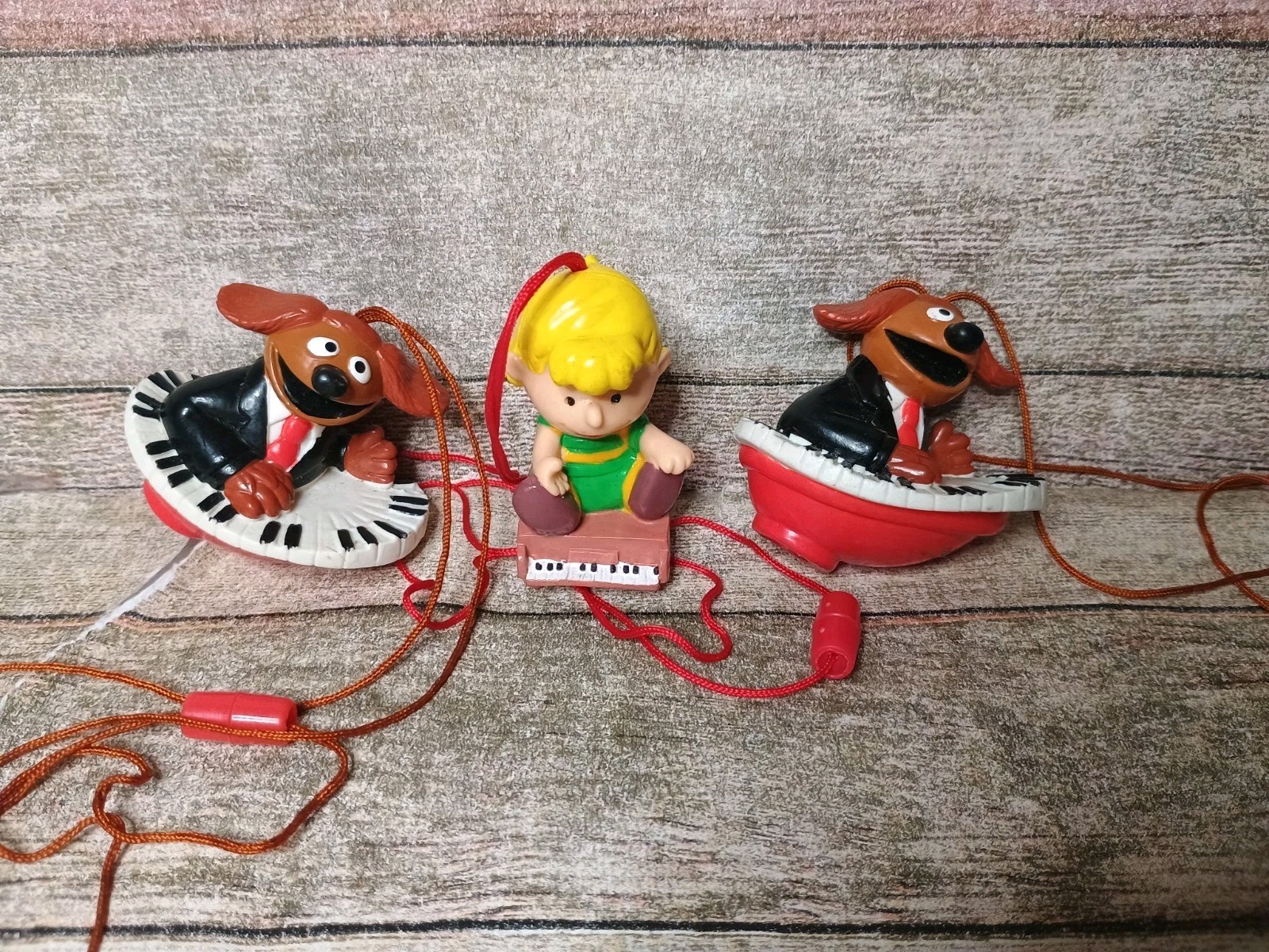 VTG 1996 UFS Jim Henson Muppets Rowlf Dog & Peanuts Piano Hanger Lot of 3