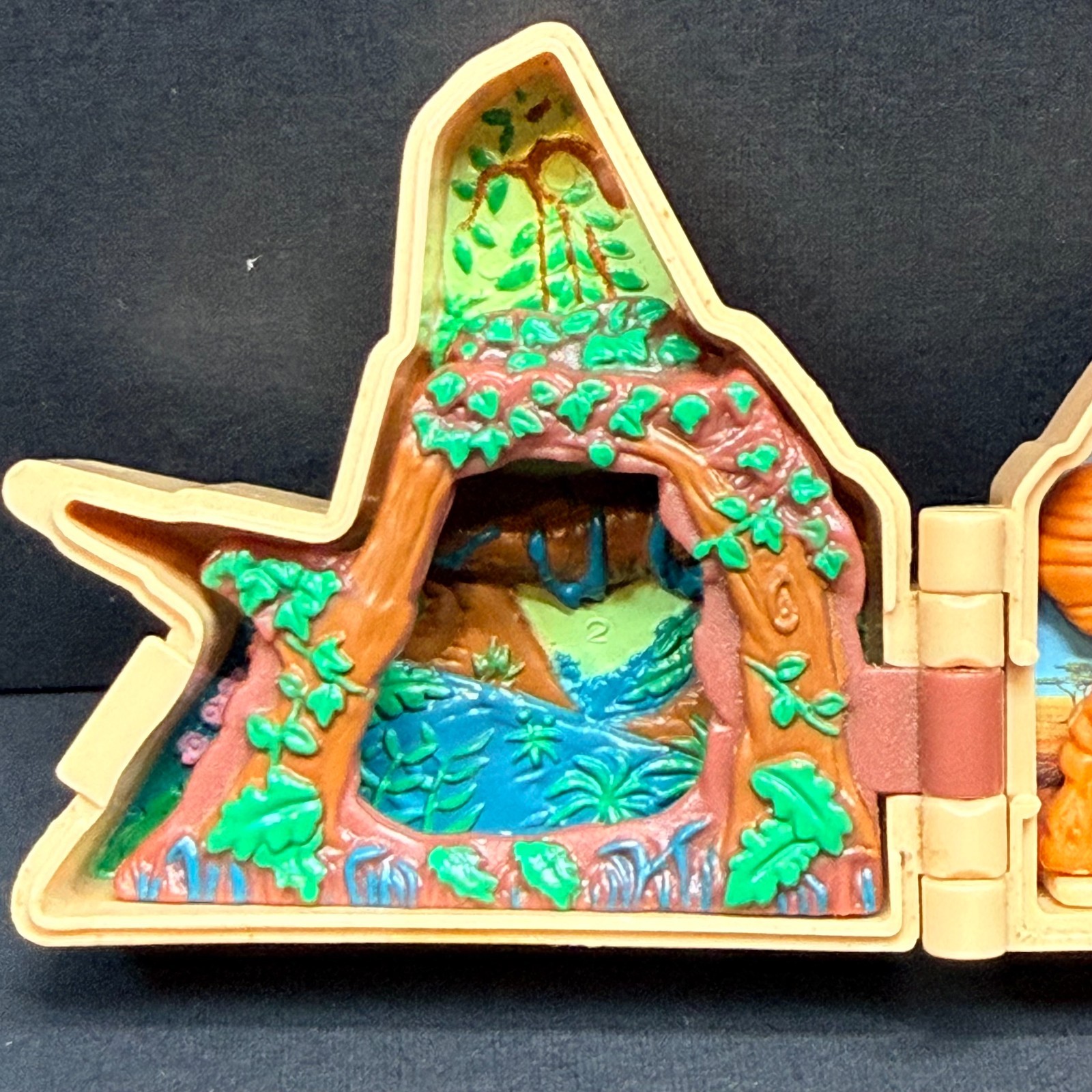 Disney The Lion King Pride Rock Polly Pocket Playset Mini Figure Bluebird Toys