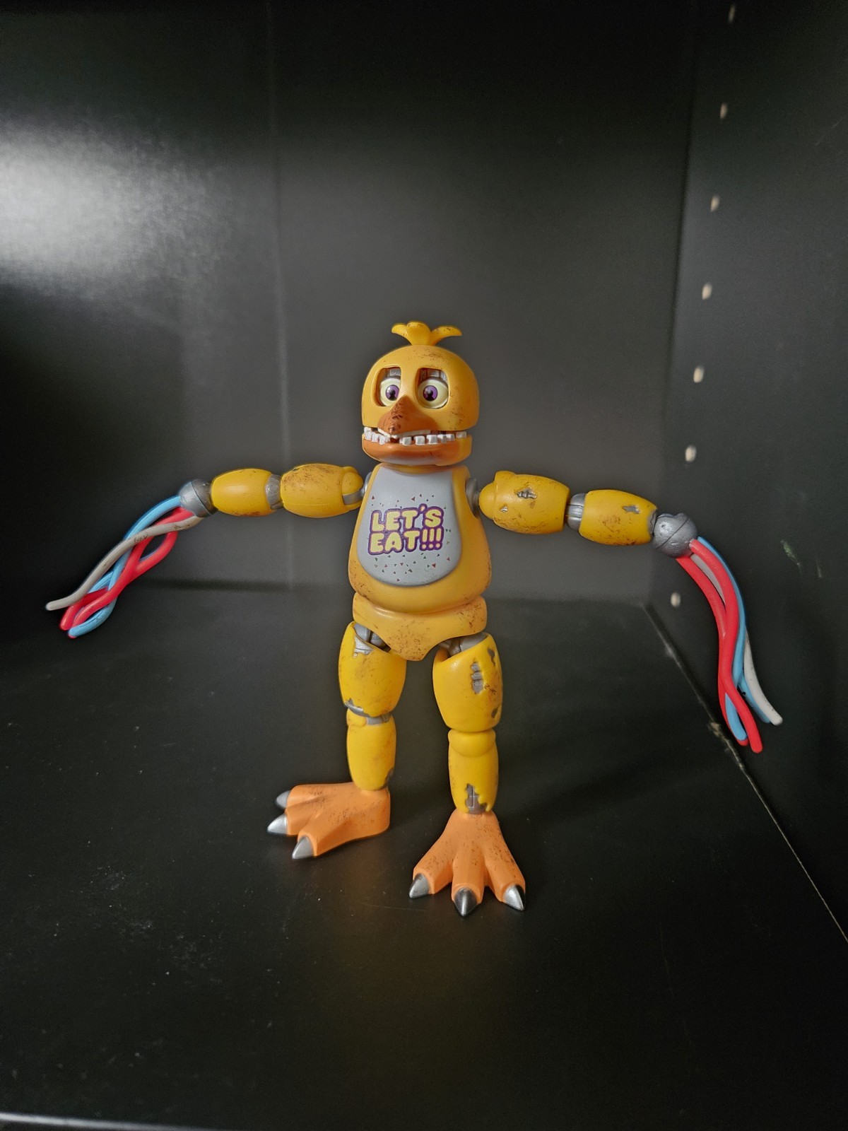 Jazwares FNAF Five Nights at Freddy’s Withered Chica Office Set 5″ Figure used