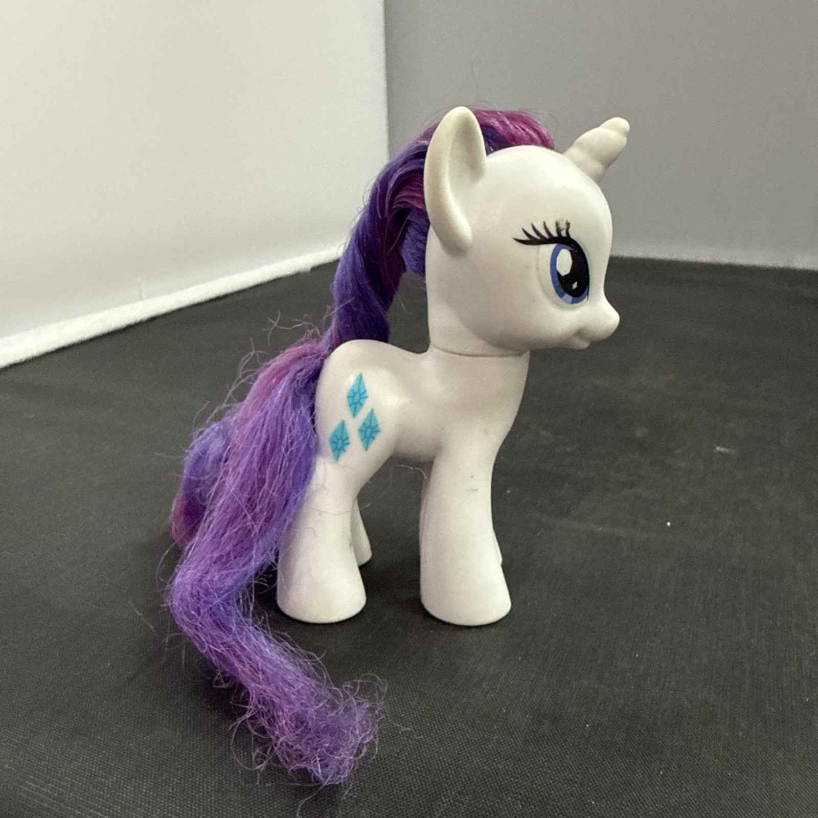 My Little Pony 3″ Figure – RARITY – 2010 Hasbro Friendship Is Magic