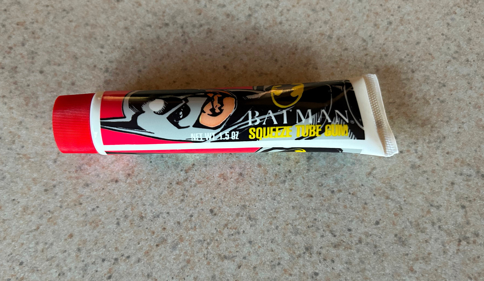 BATMAN RETURNS Squeeze Tube Chewing Gum (1992) — Vintage