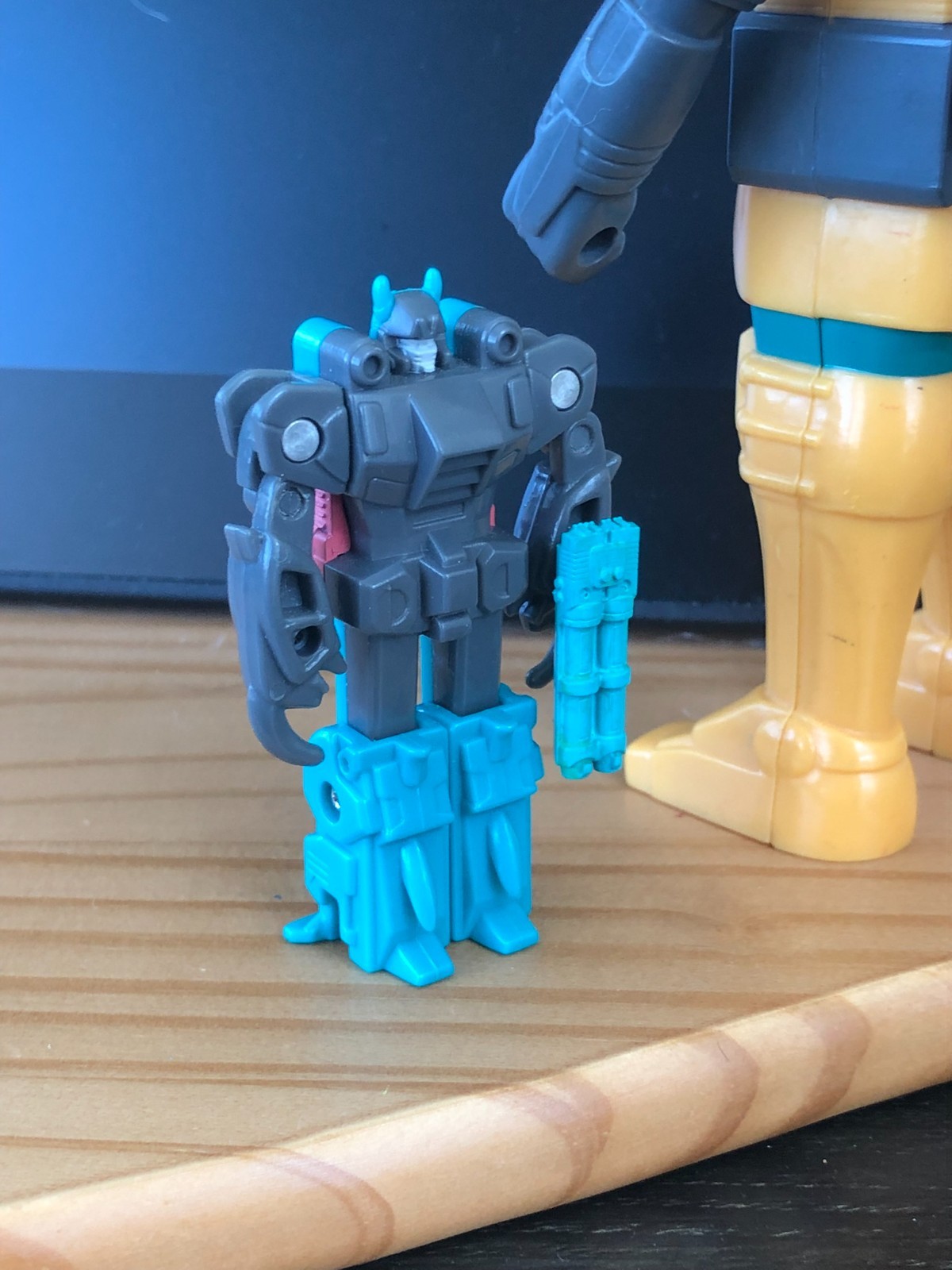 Complete Transformers G1 Pretender Pincher Resin Reproduction Accessory Lot