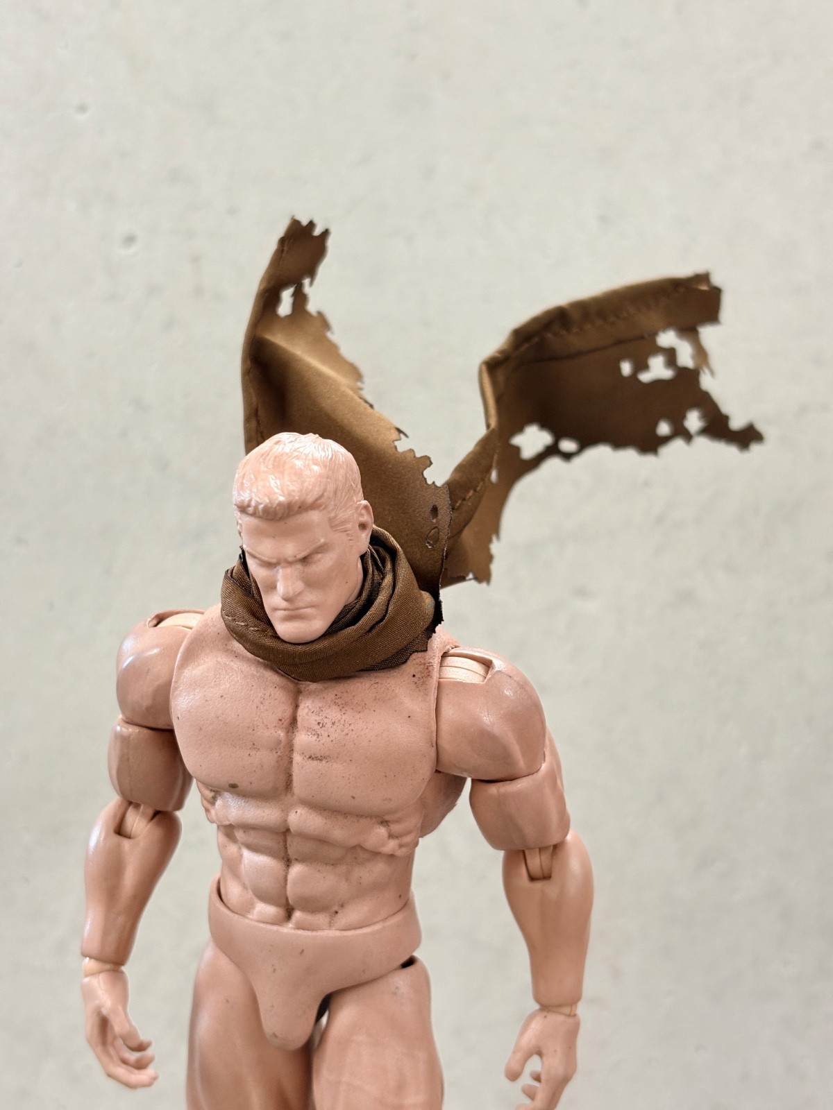 SU-SC-BRN: 1/12 Brown Wired Fabric Scarf for 6″ Action Figure