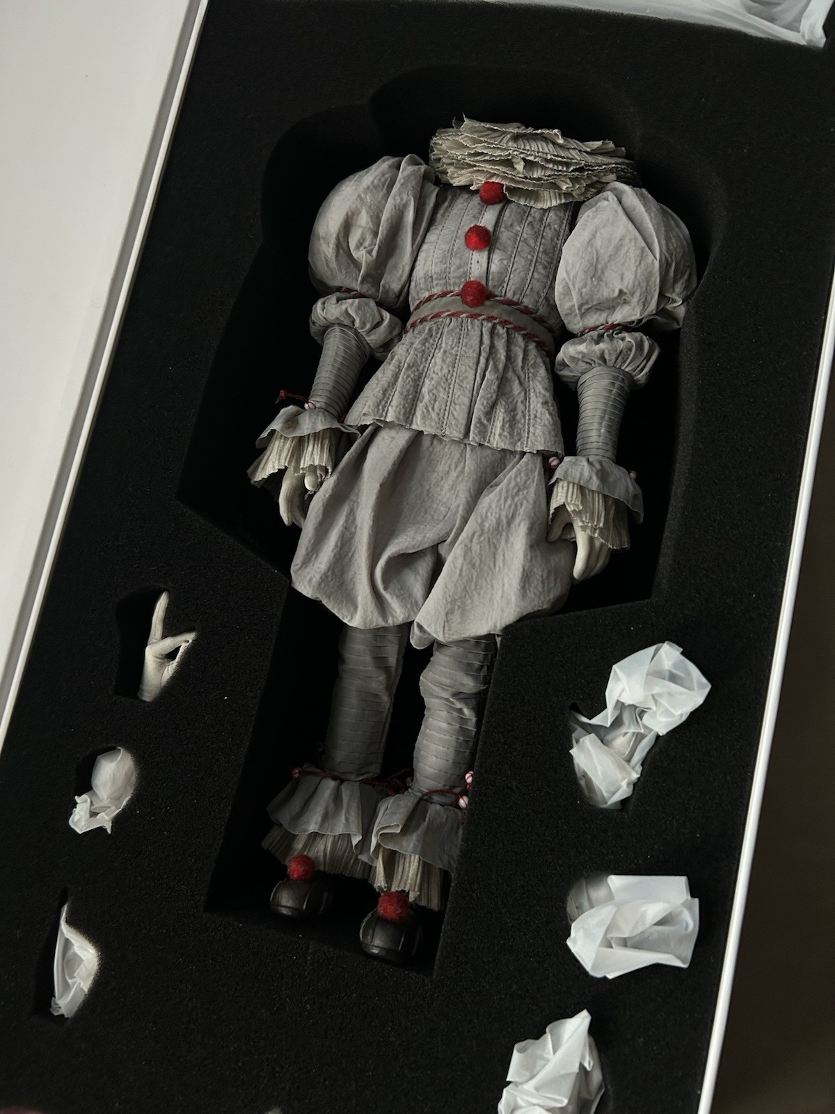 INART Pennywise It Premium Edition Figure, 1/6 Scale