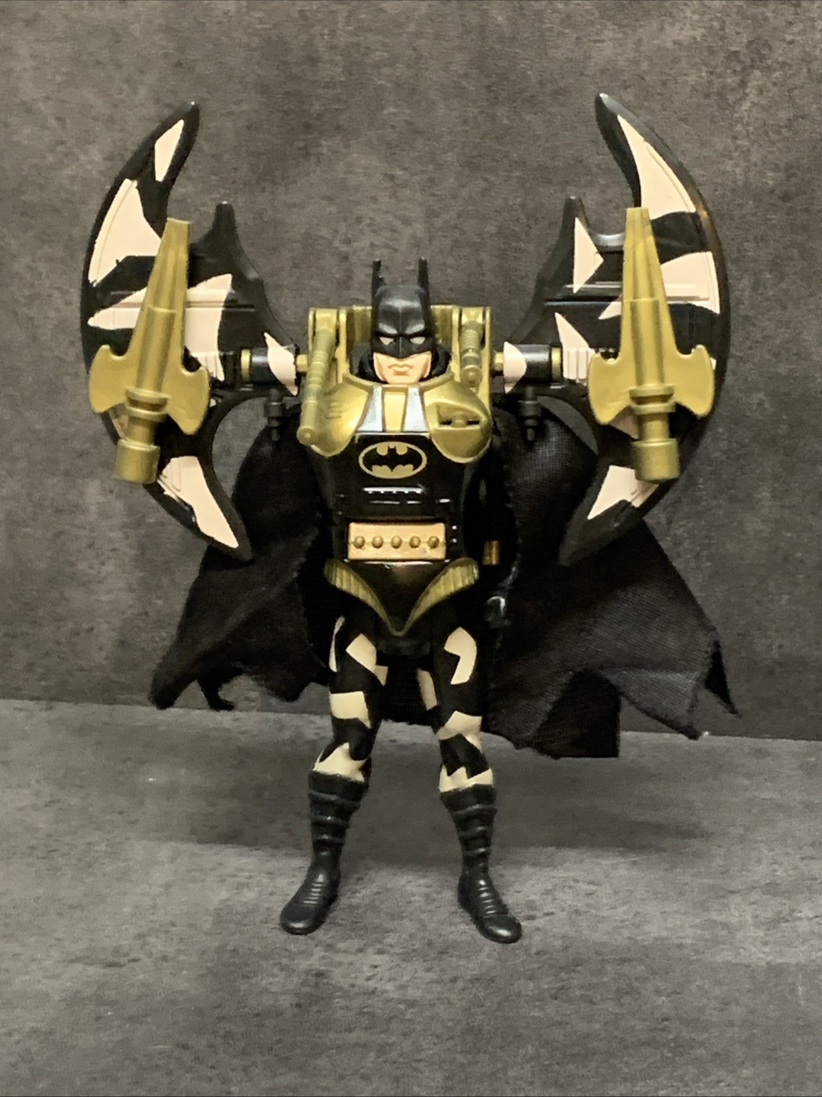 Air Attack BATMAN 1990 Batman Returns 4.5 in Kenner Action Figure DC Comics READ