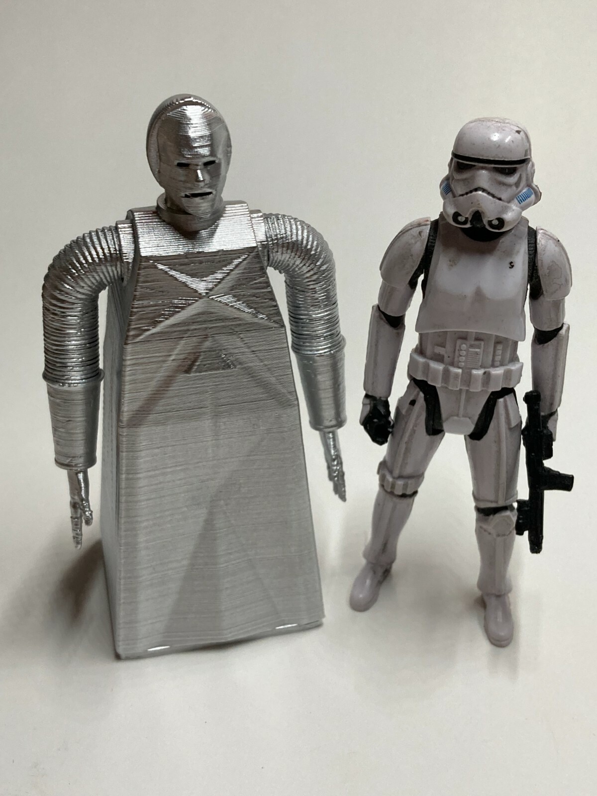 Custom LOGANS RUN BOX ROBOT 1:18 SCALE for 3.75 FIGURE DIORAMA (F15)