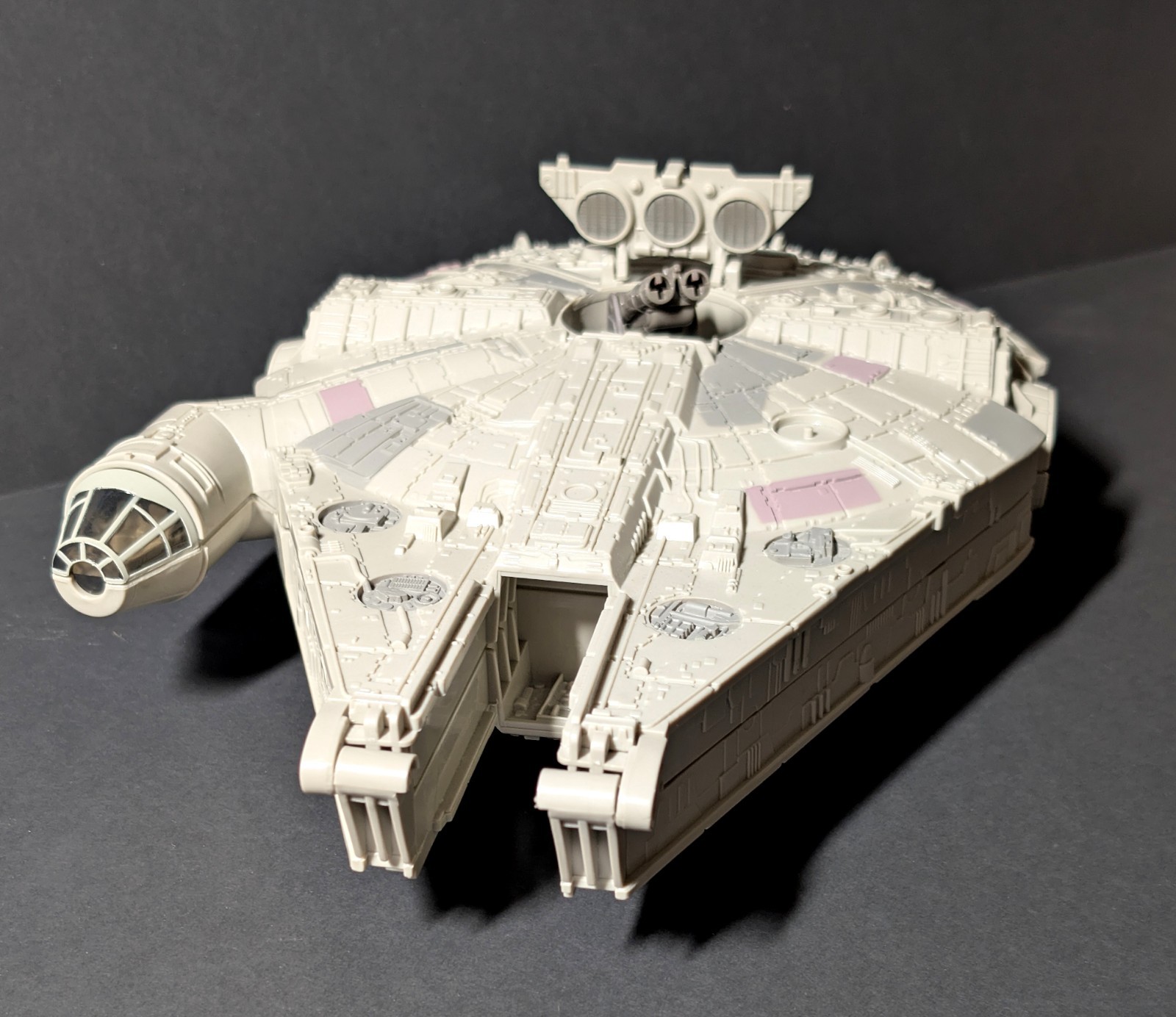 Millenium Falcon Star Wars Playset 15″ X 11″ Toy, Figures 1995 Galoob