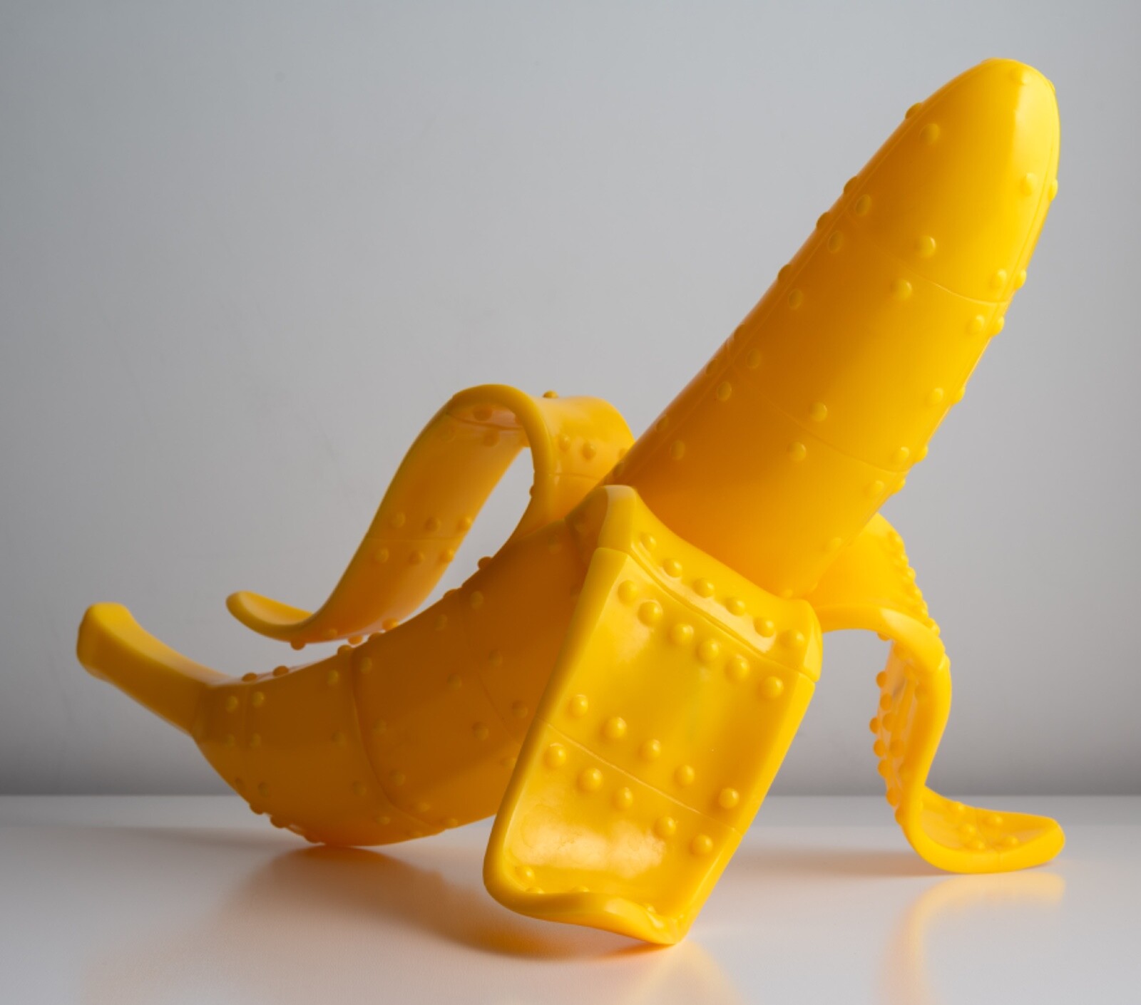 Kozik Mecha Banana 16″ yellow vinyl toy 1 of 50 2011 Ultraviolence