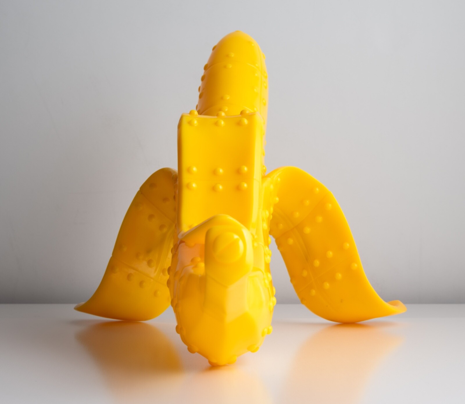 Kozik Mecha Banana 16″ yellow vinyl toy 1 of 50 2011 Ultraviolence