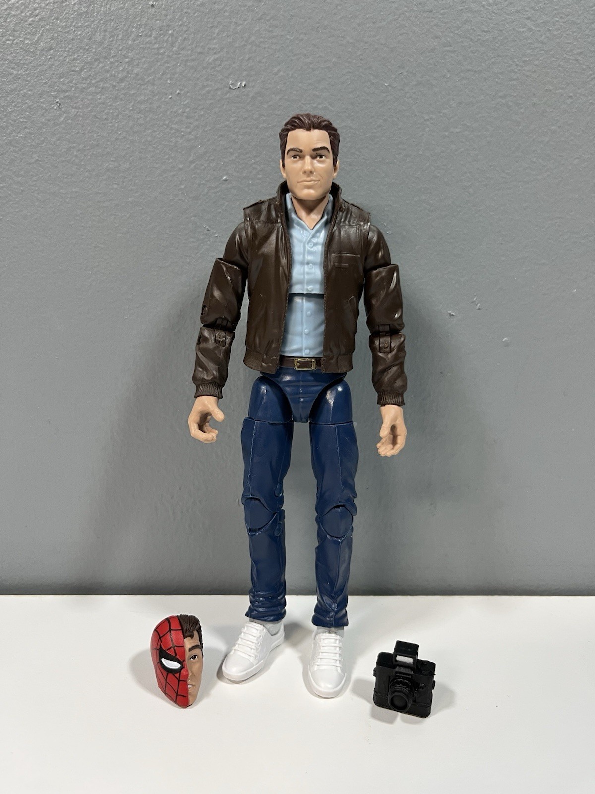 Marvel Legends Peter Parker Figure w/o Glasses Retro Spider-Man 2020 Hasbro