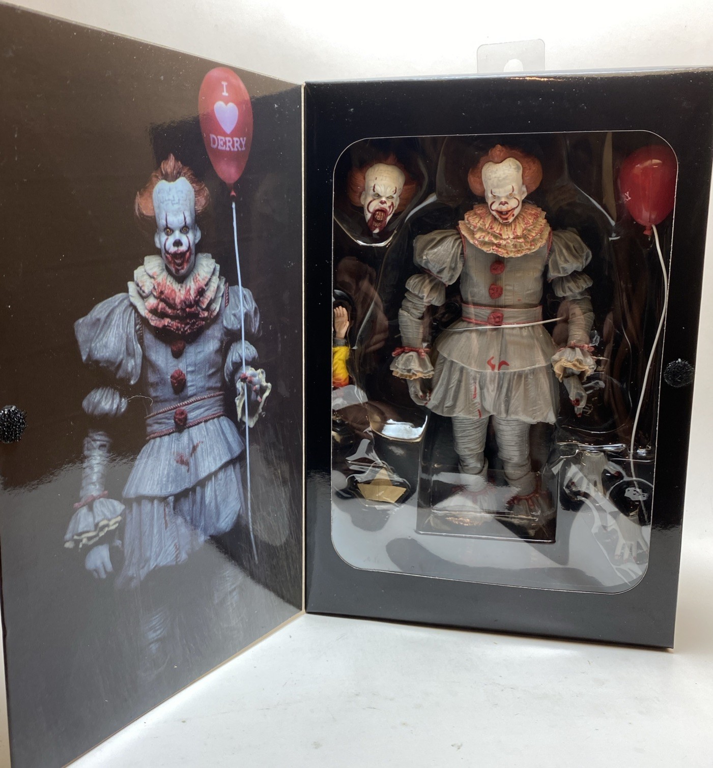 NECA IT Movie You’ll Float Too Ultimate 7” Pennywise Horror Action Figure Derry
