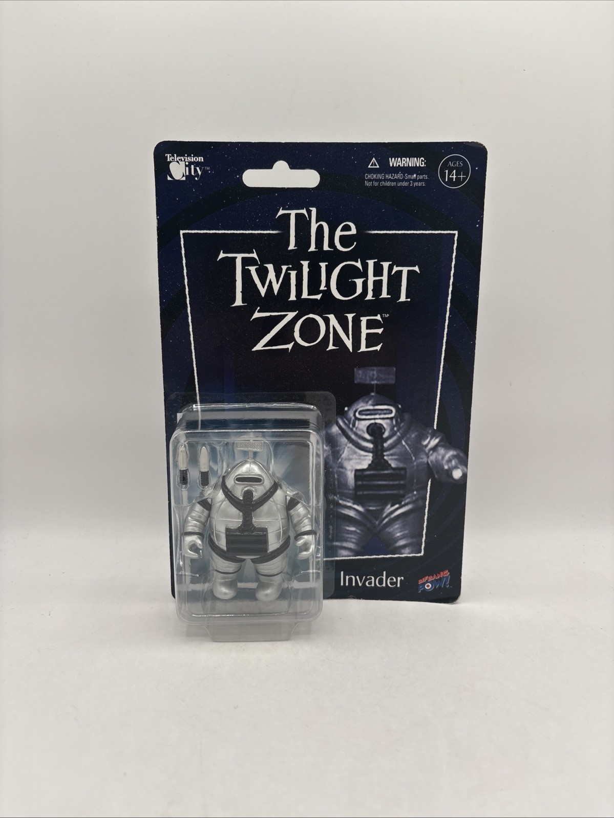 Bif Bang Pow Entertainment Earth Twilight Zone 3.75″ Invader W/pin & Diorama Pac