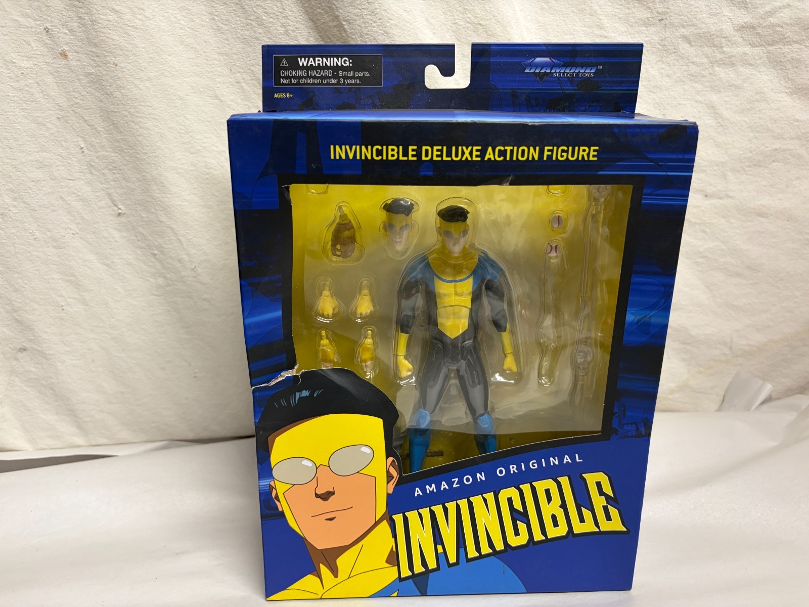 Diamond Select Amazon Original Invincible Mark Grayson Series 1 Deluxe 7″ Figure