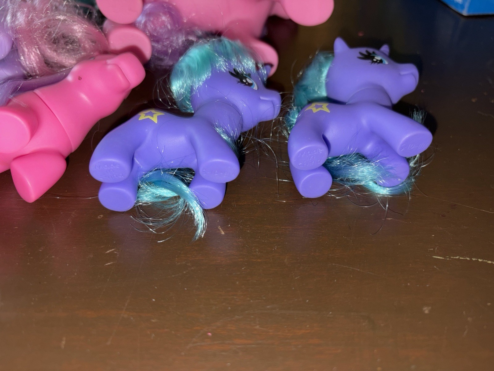 8- fakie” generic ponies, Gi-Go. Like MLP My Little Pony
