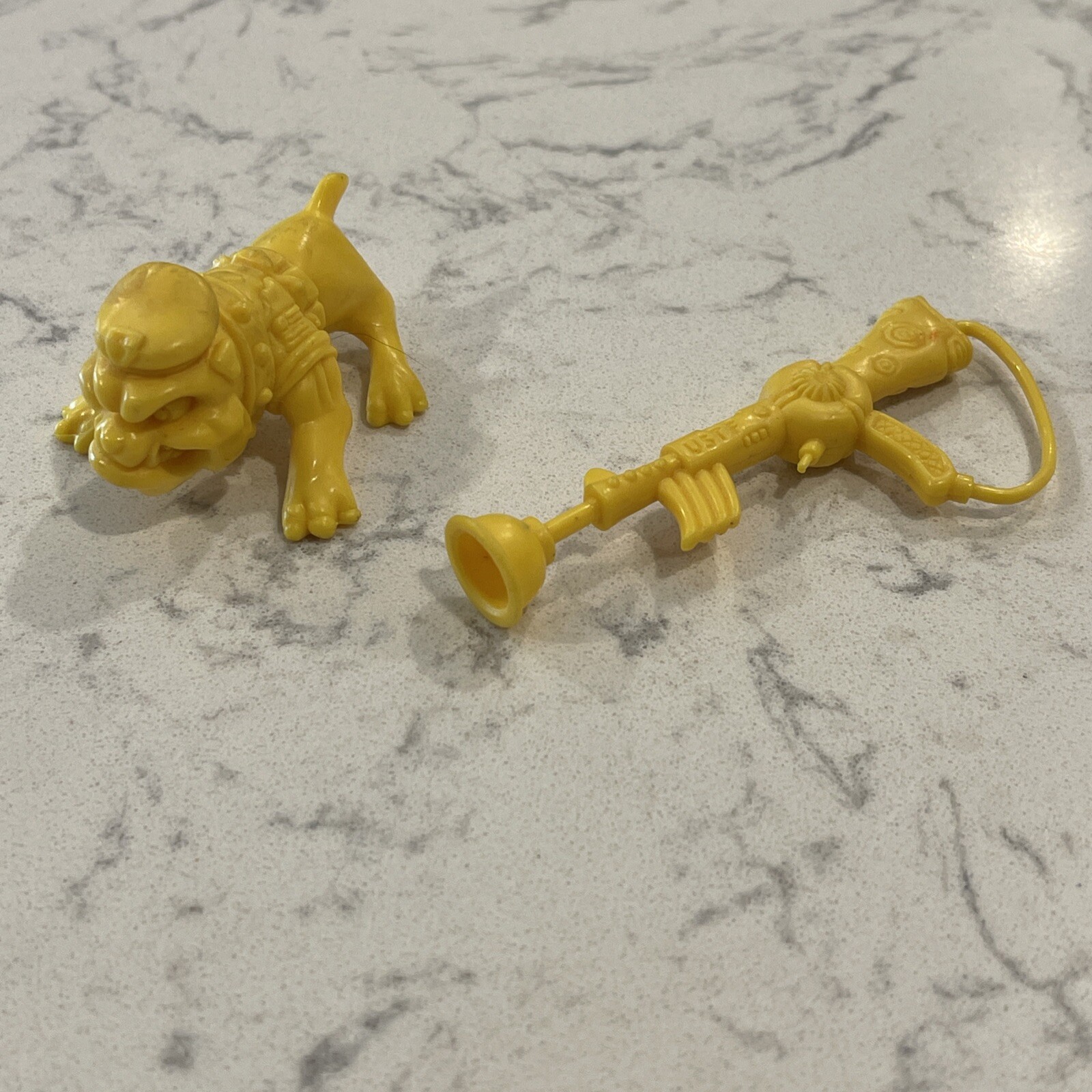 1991 RAPH, THE TEEN GREEN BERET TMNT ACCESSORIES Bulldog USTF Gun Yellow