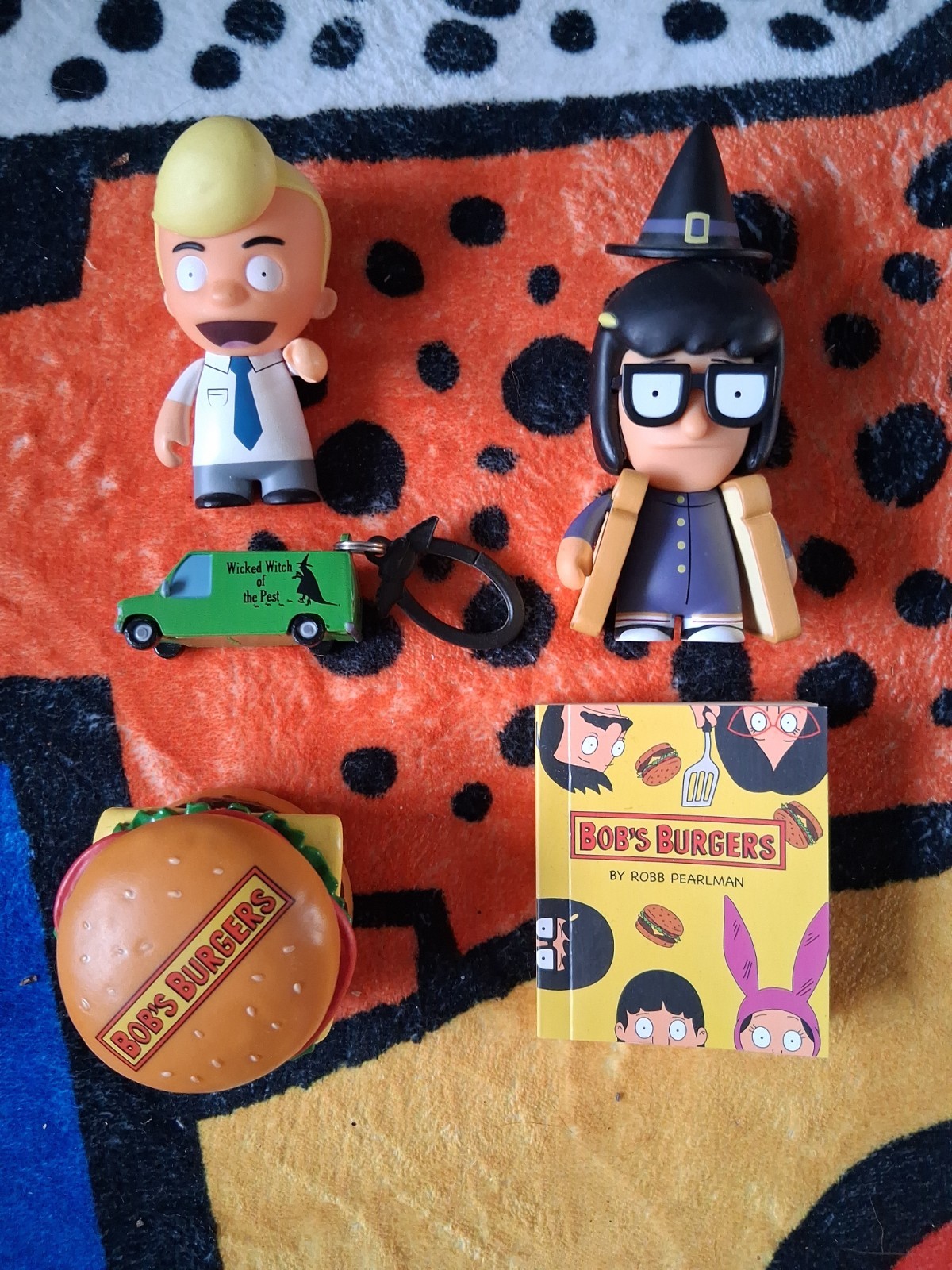 Bobs Burgers- TALKING Burger -Keychain -Book KidRobot Witchy Toy LOT! Tina Hugo