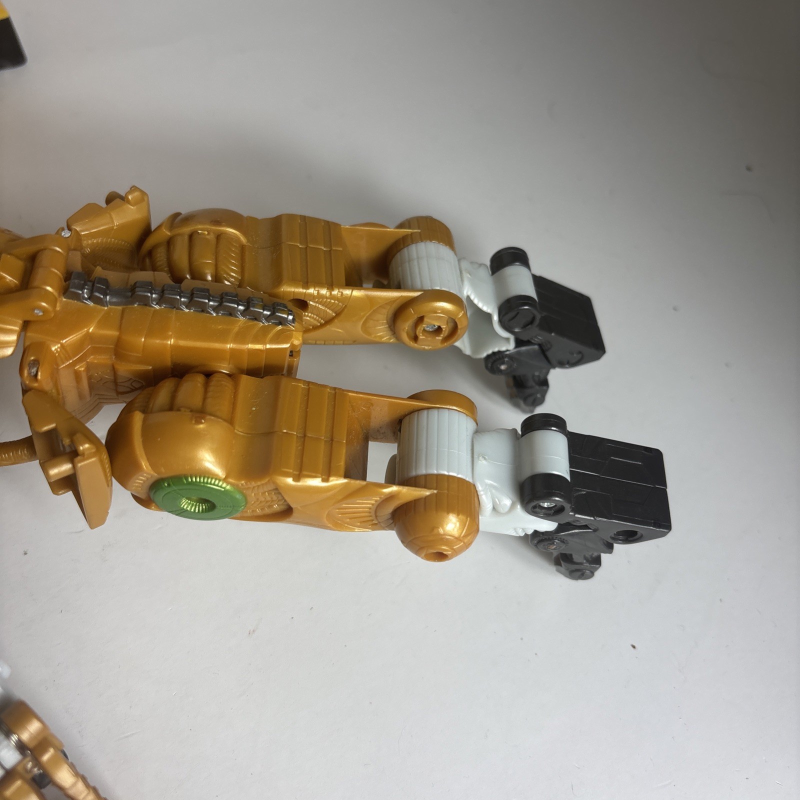 Transformers Lot W/ Bumble Bee Robot Figure Hasbro 10″ Lights Sounds 2012