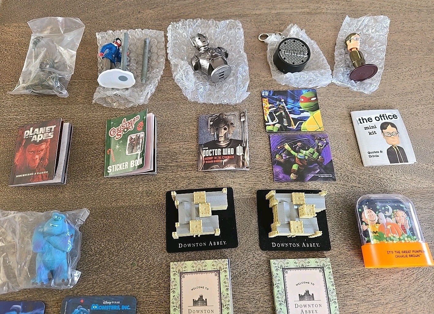 Random Assortment Mixed Lot of Mini Figures TV & Movie Figures “Issues” See Desc