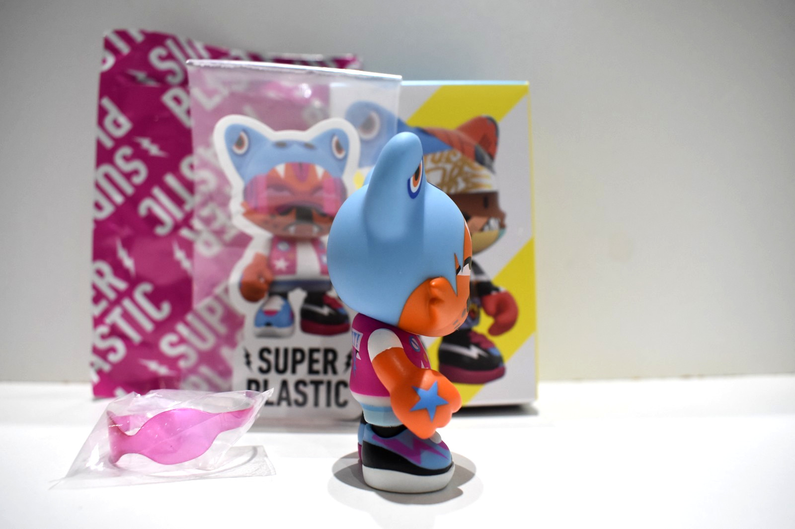 SUPERPLASTIC JANKY SERIES ONE (1) – BRAN BY PETE FOWLER – 3″ VINYL FIGURE