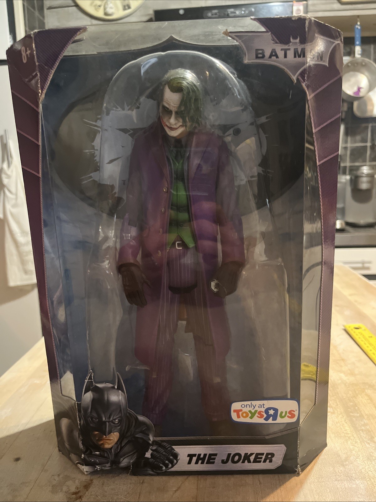 Mattel Toys R Us Exclusive 1/6 The Dark Knight 12″ Joke w Knife Figure