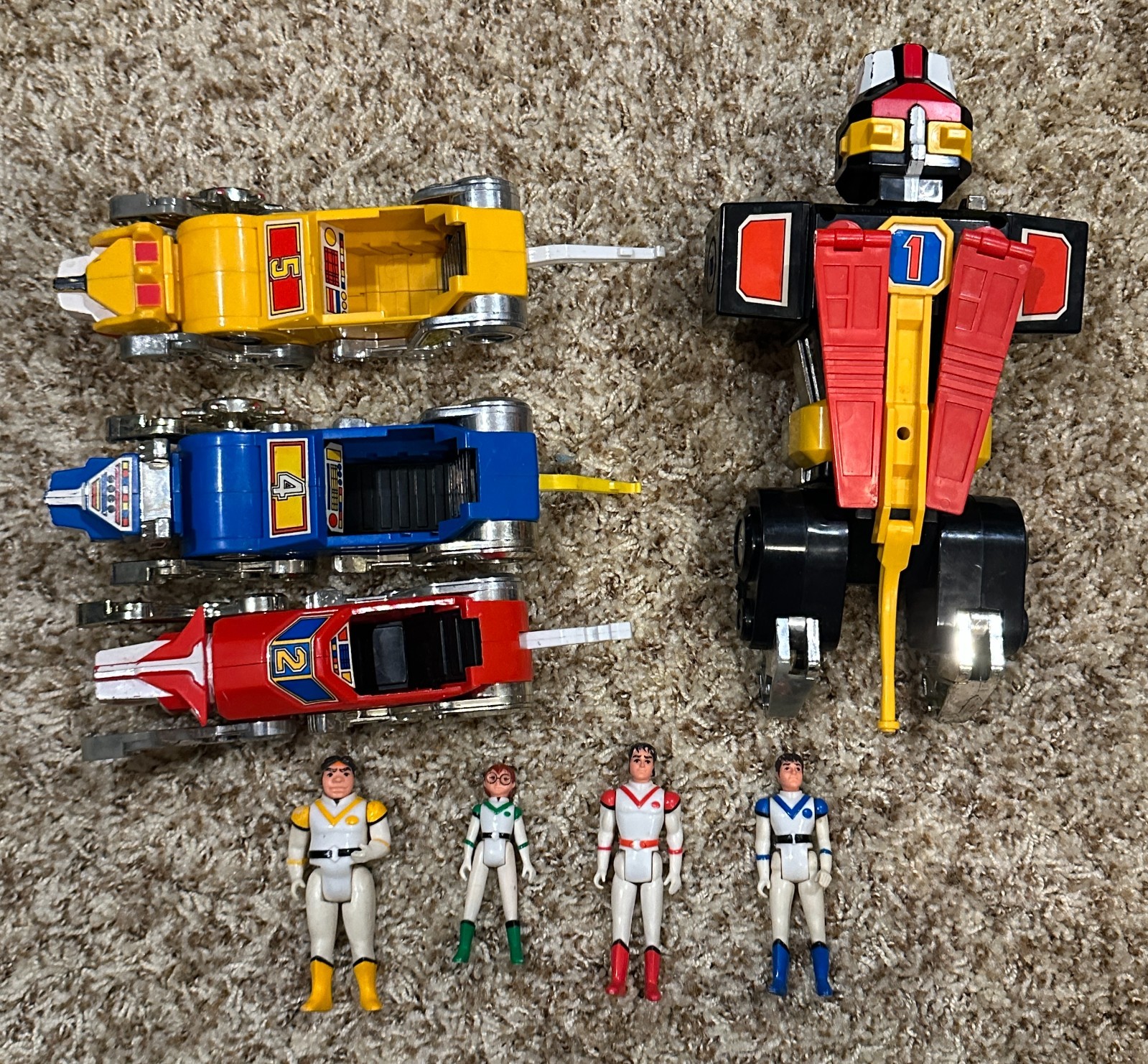 1984 Voltron Black Lion w/ Wings World Events Panosh Place and 4 Pilots
