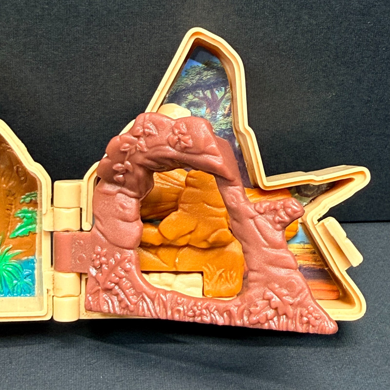 Disney The Lion King Pride Rock Polly Pocket Playset Mini Figure Bluebird Toys