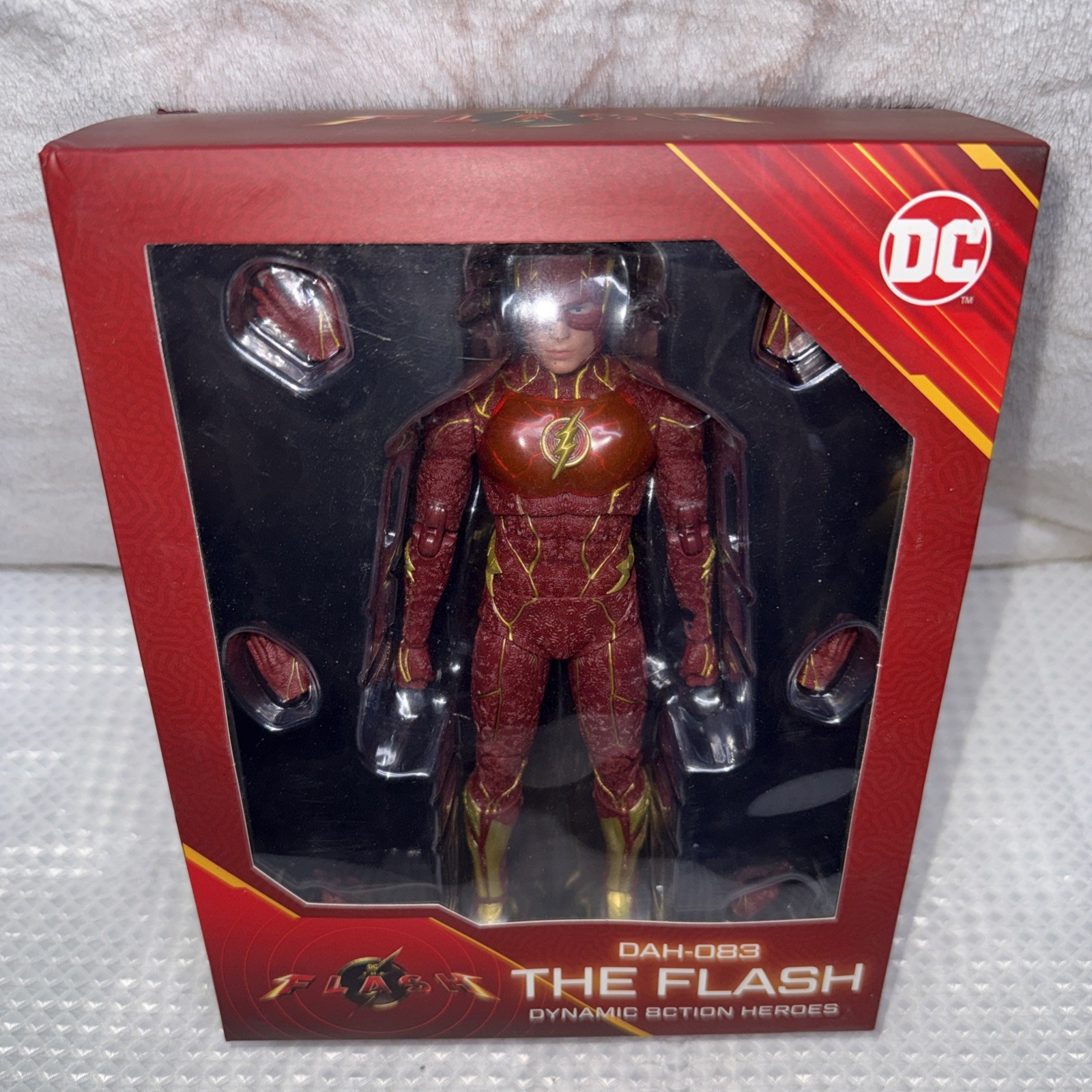 THE FLASH MOVIE DAH-083 DYNAMIC 8-CTION HEROES FLASH FIGURE