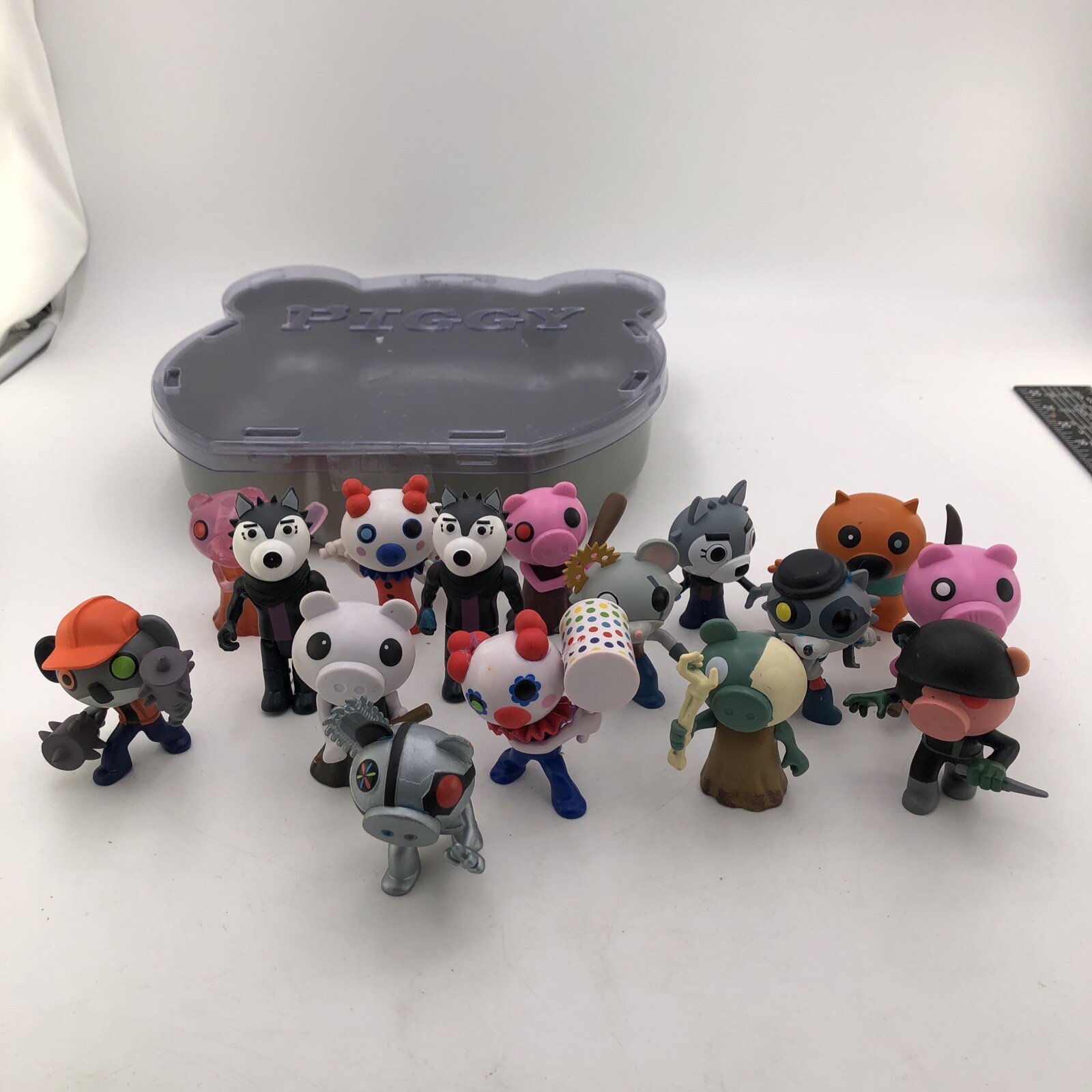 LOT OF PIGGY Roblox Collectible Figure Series 1 LOOSE & Case