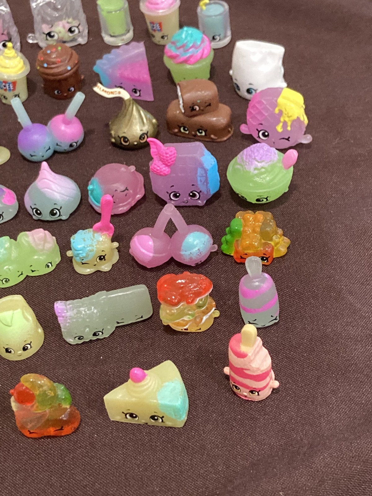 Shopkins Assorted Figures Lot of 72 Mixed Characters Moose Toys