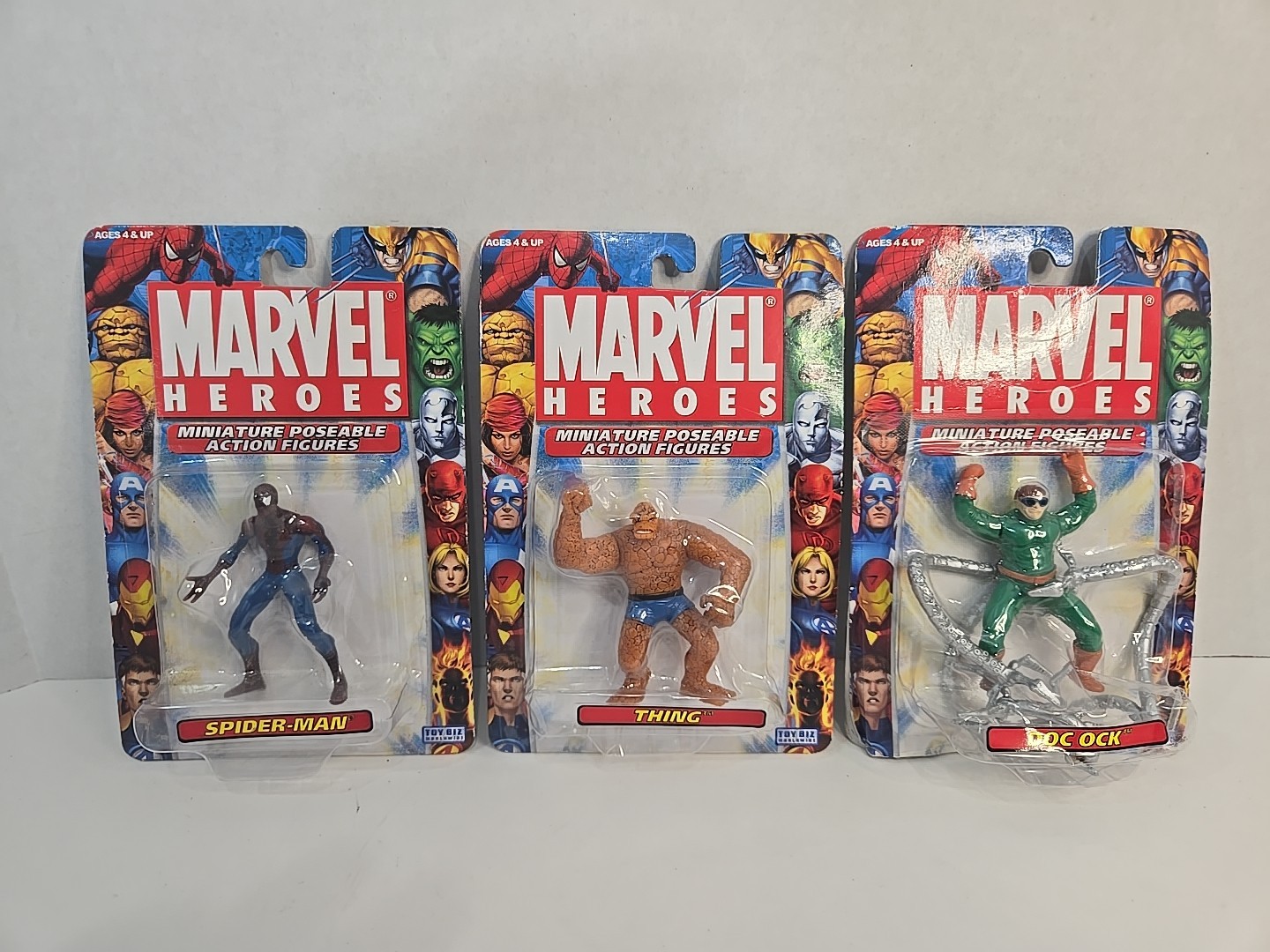 Marvel Heroes – Lot of 3 Plastic Miniature Poseable Action Figures – ToyBiz 2005