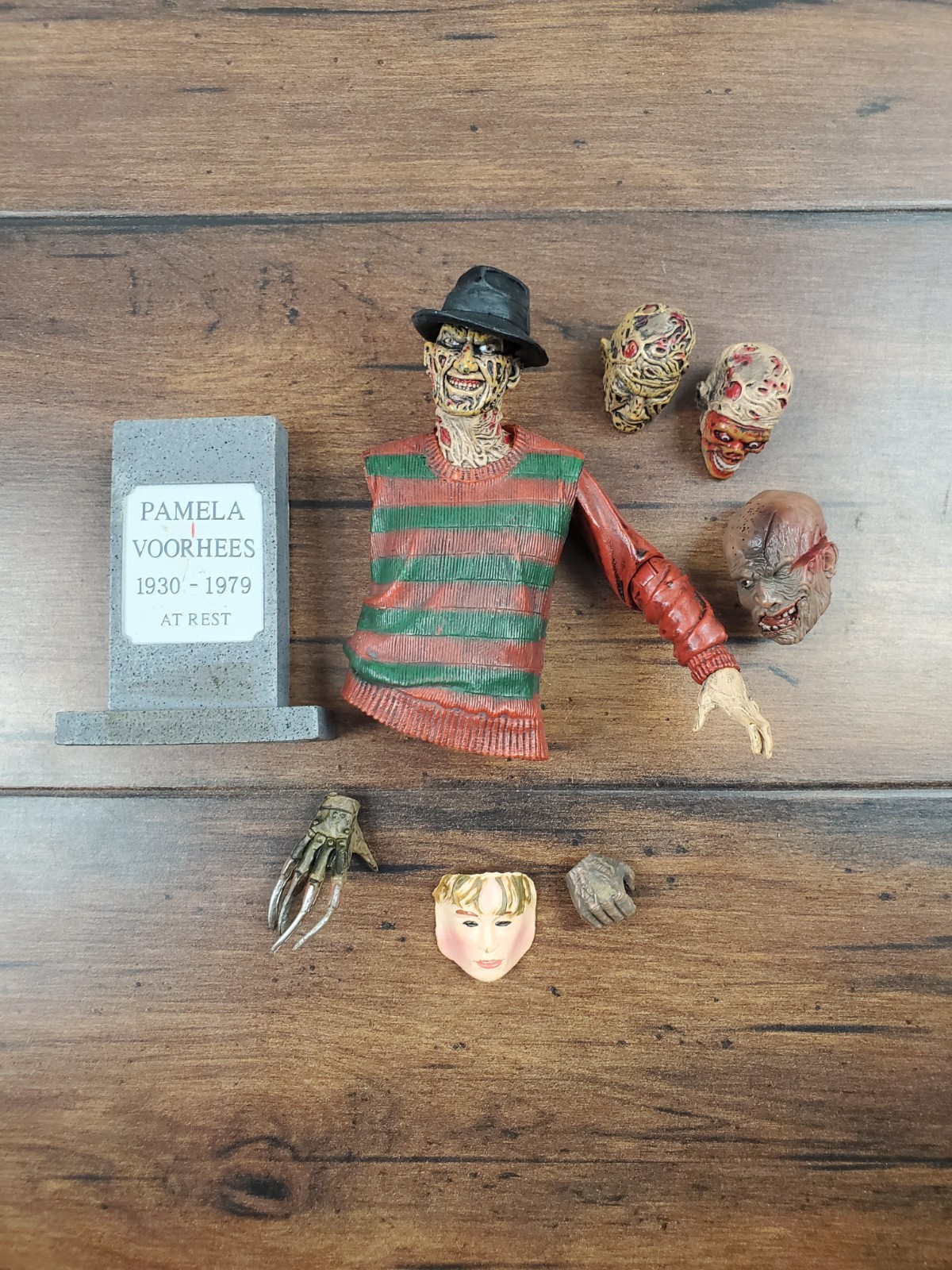 NECA Freddy Krueger Nightmare On Elm Street Figure 30th Anniversary Part lot