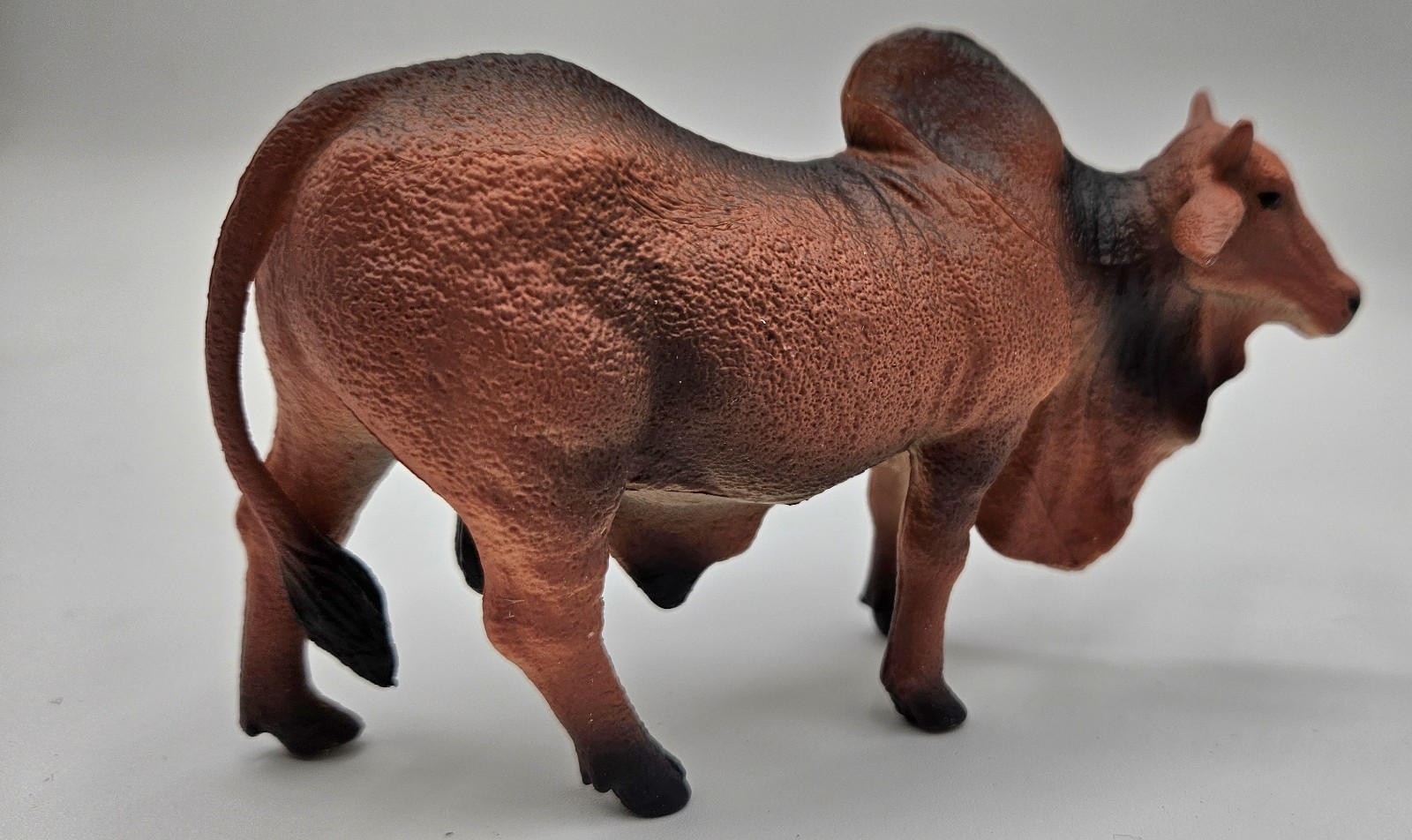 Brown Zebu Bull Figure Toy Gift Child Plastic Figura Toro Cebu Regalo Plástico