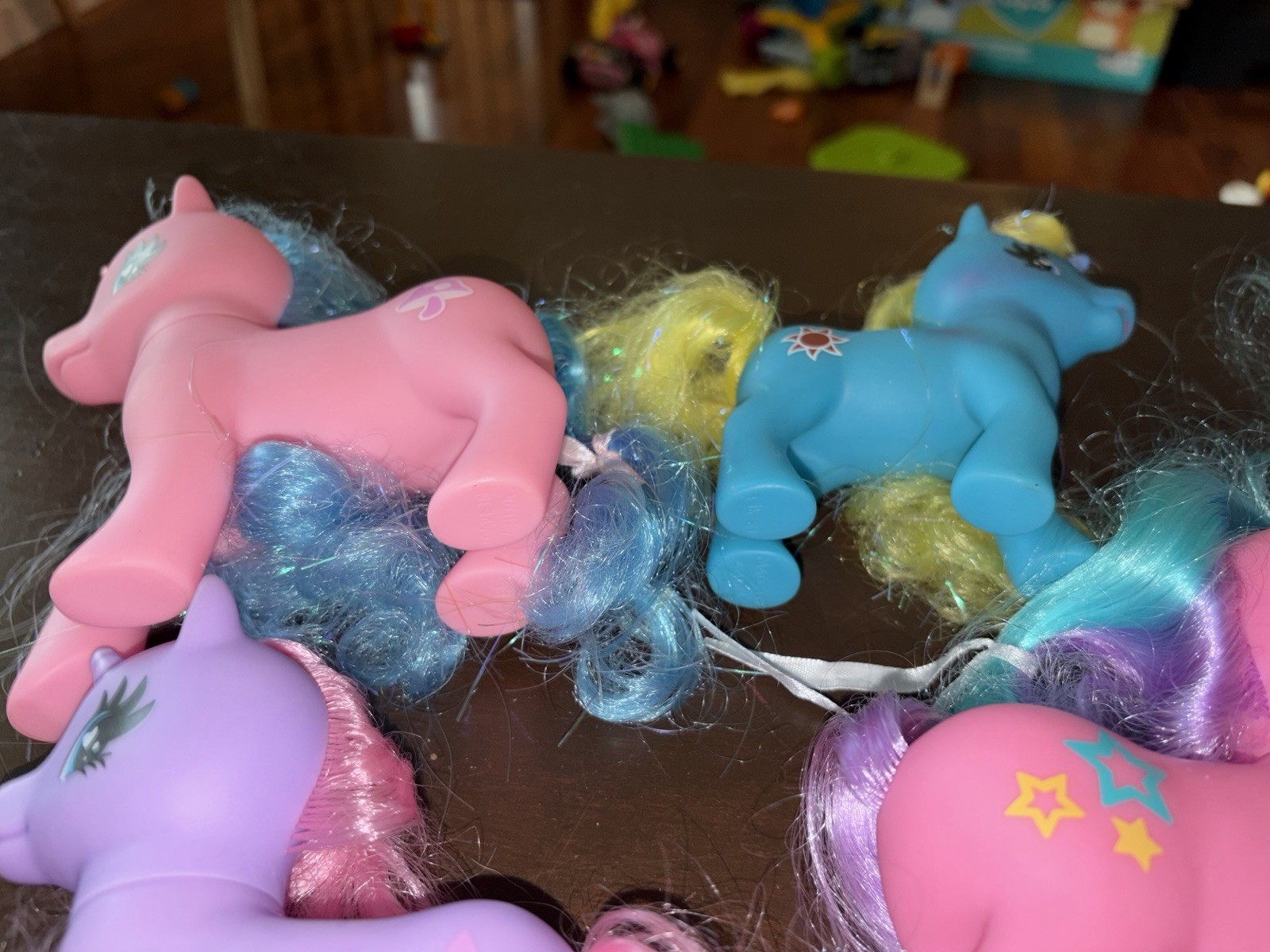 8- fakie” generic ponies, Gi-Go. Like MLP My Little Pony