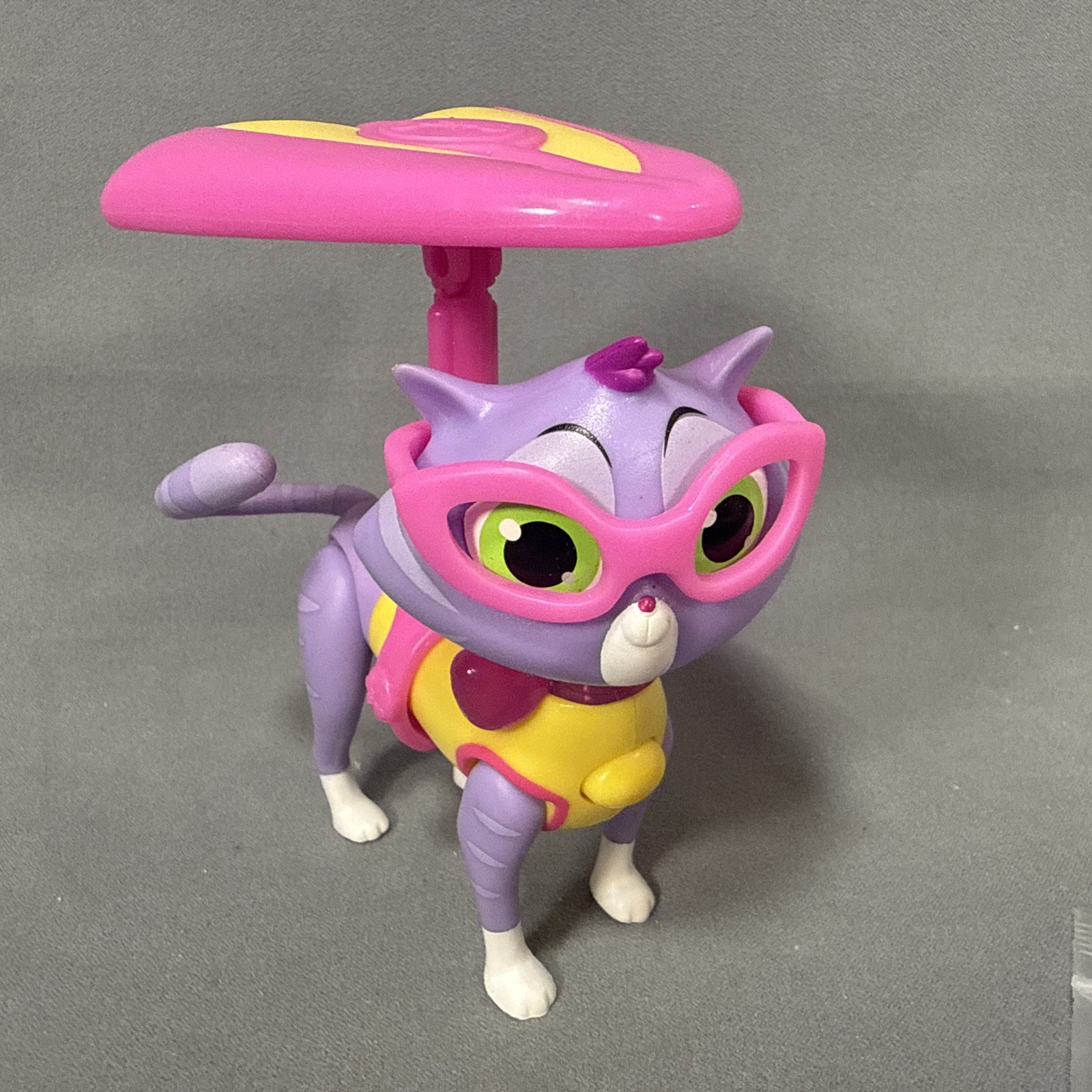 Disney Junior Puppy Dog Pals Glider Hissy Action Figure – Complete