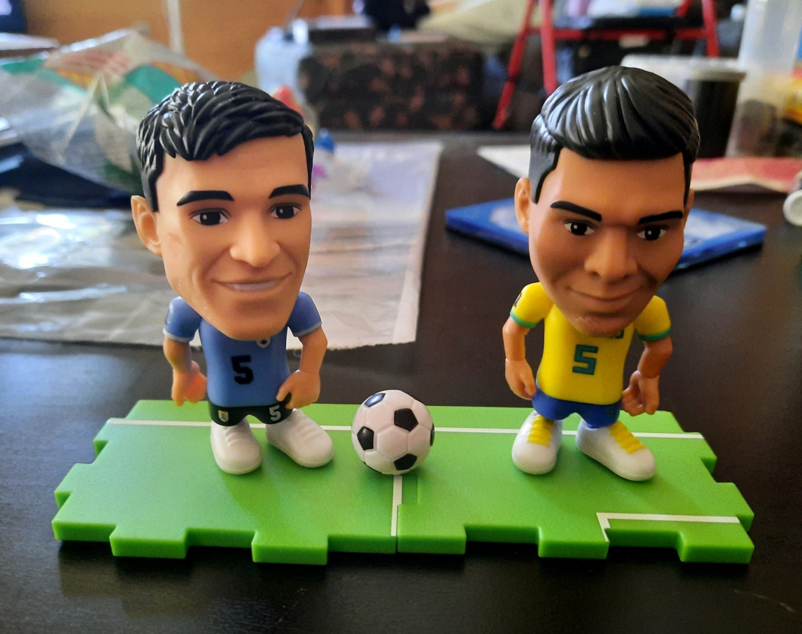 LOT of 2 Zuru FIFA World Cup Ballers Series 1 CASEMIRO Brazil UGARTE Uruguay
