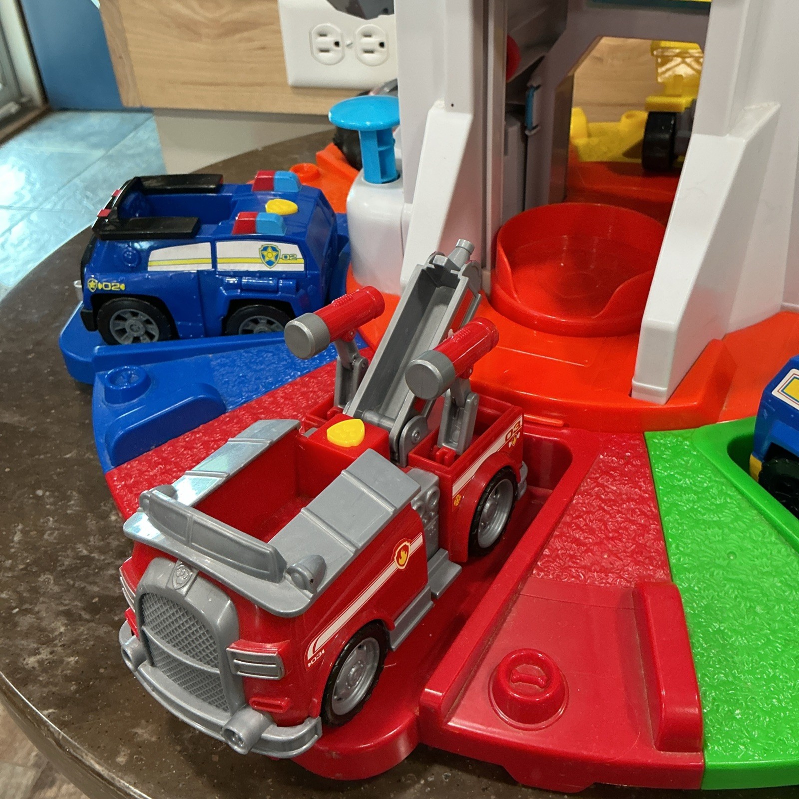 Paw Patrol My Size 33″ Lookout Tower Tested 4 Figures 6 Vehicles Works Clean