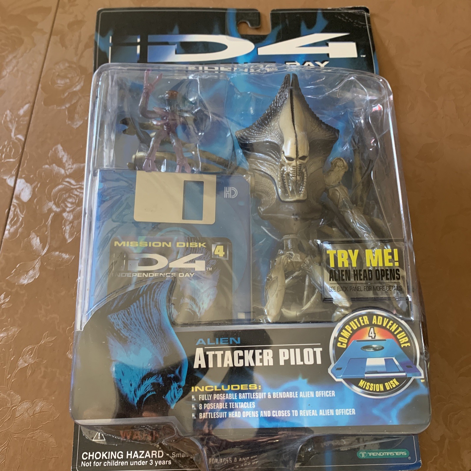 Trendmasters iD4 Independence Day ALIEN ATTACKER PILOT Figure NIP w/disk Sealed