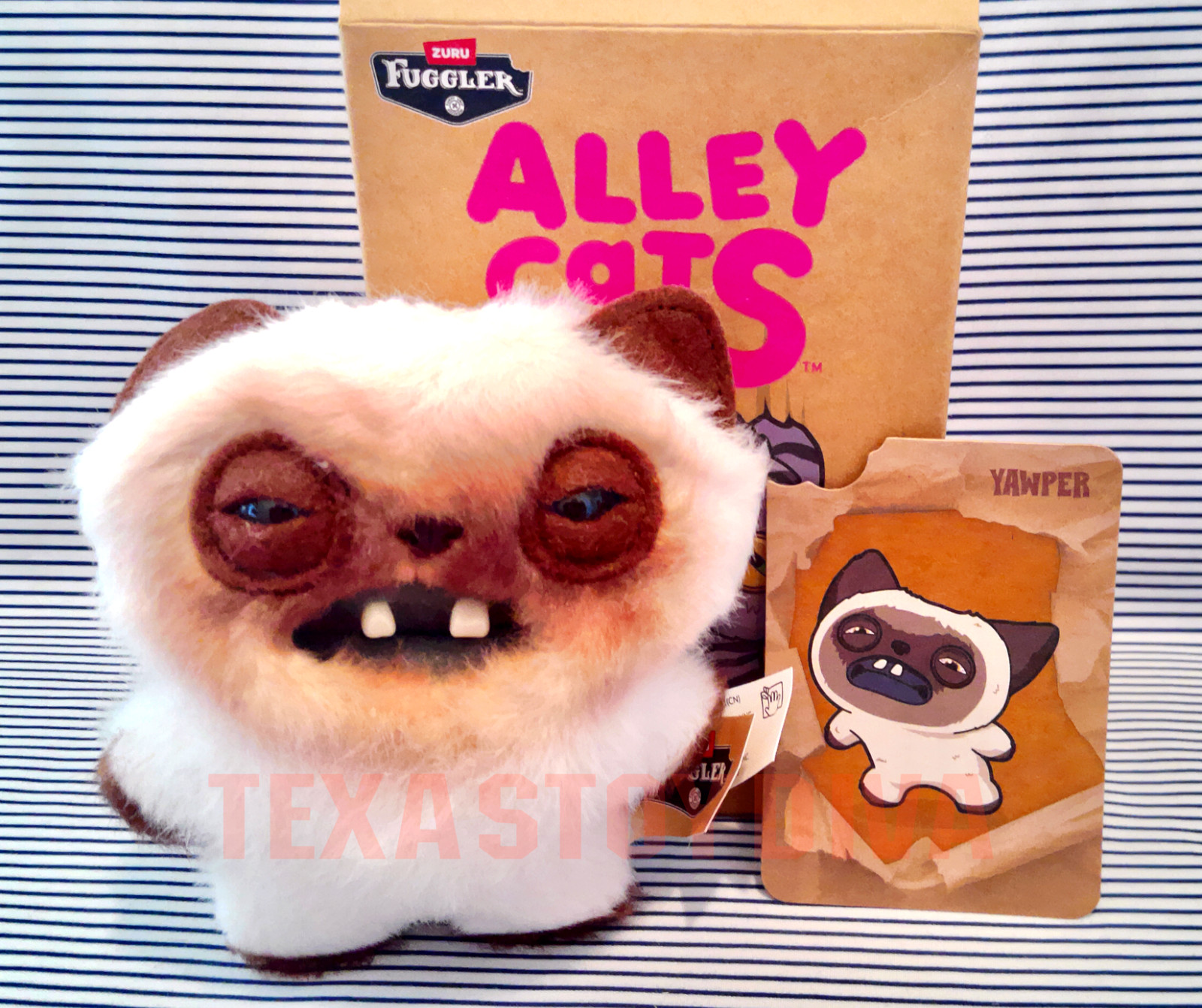 Zuru Fuggler Alley Cats Yawper Siamese Cat Plush Bag Charm Keychain 5″ & Card