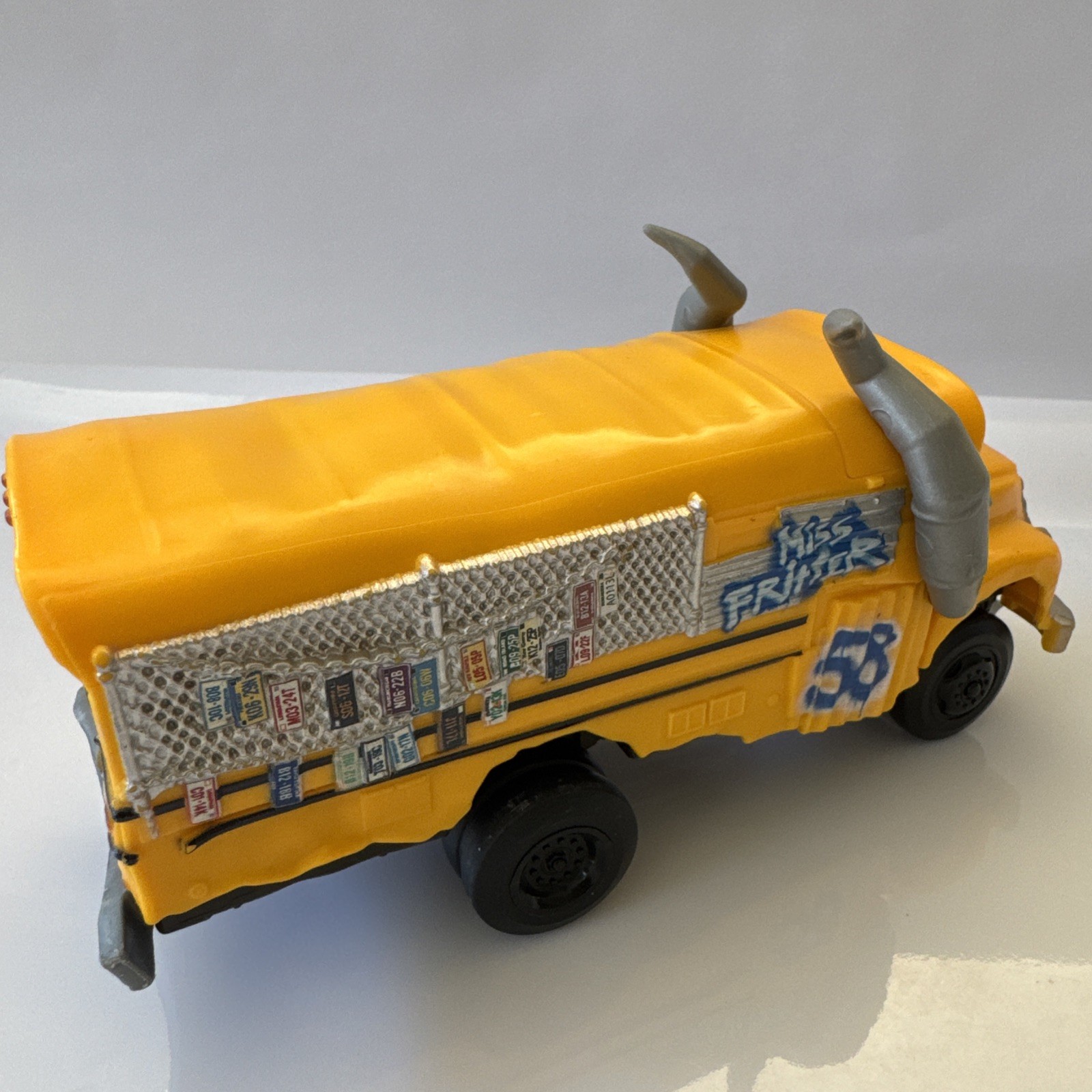 Disney Pixar Cars 3 Chomp & Chase Miss Fritter Demo Derby 6″ Figure Bus