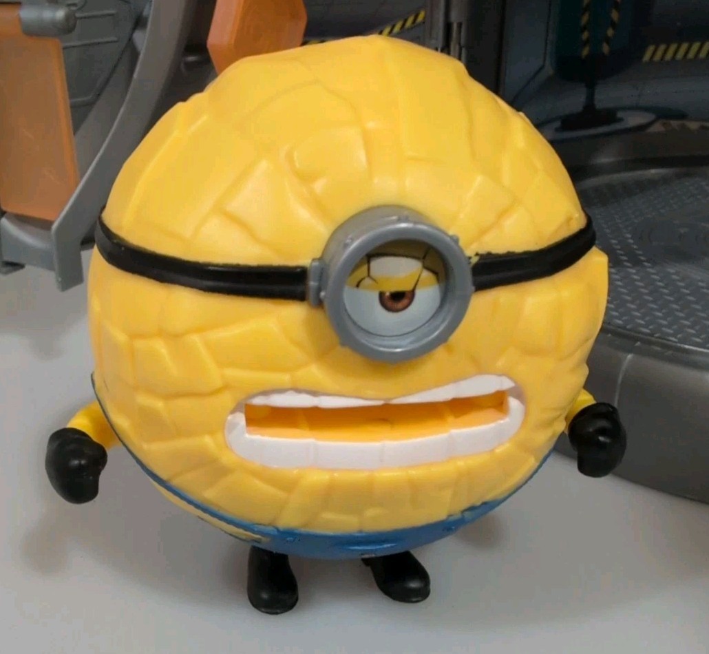 Minions Despicable Me 4 Transformation Chamber With 2 Minions Tested & Working