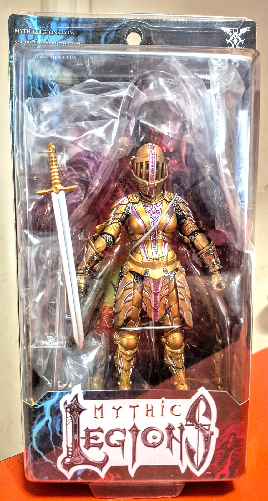MYTHIC LEGIONS GWENDOLYNNE HEAVENSBRAND FEMALE KNIGHT GOLD FOUR HOURSEMEN MINT