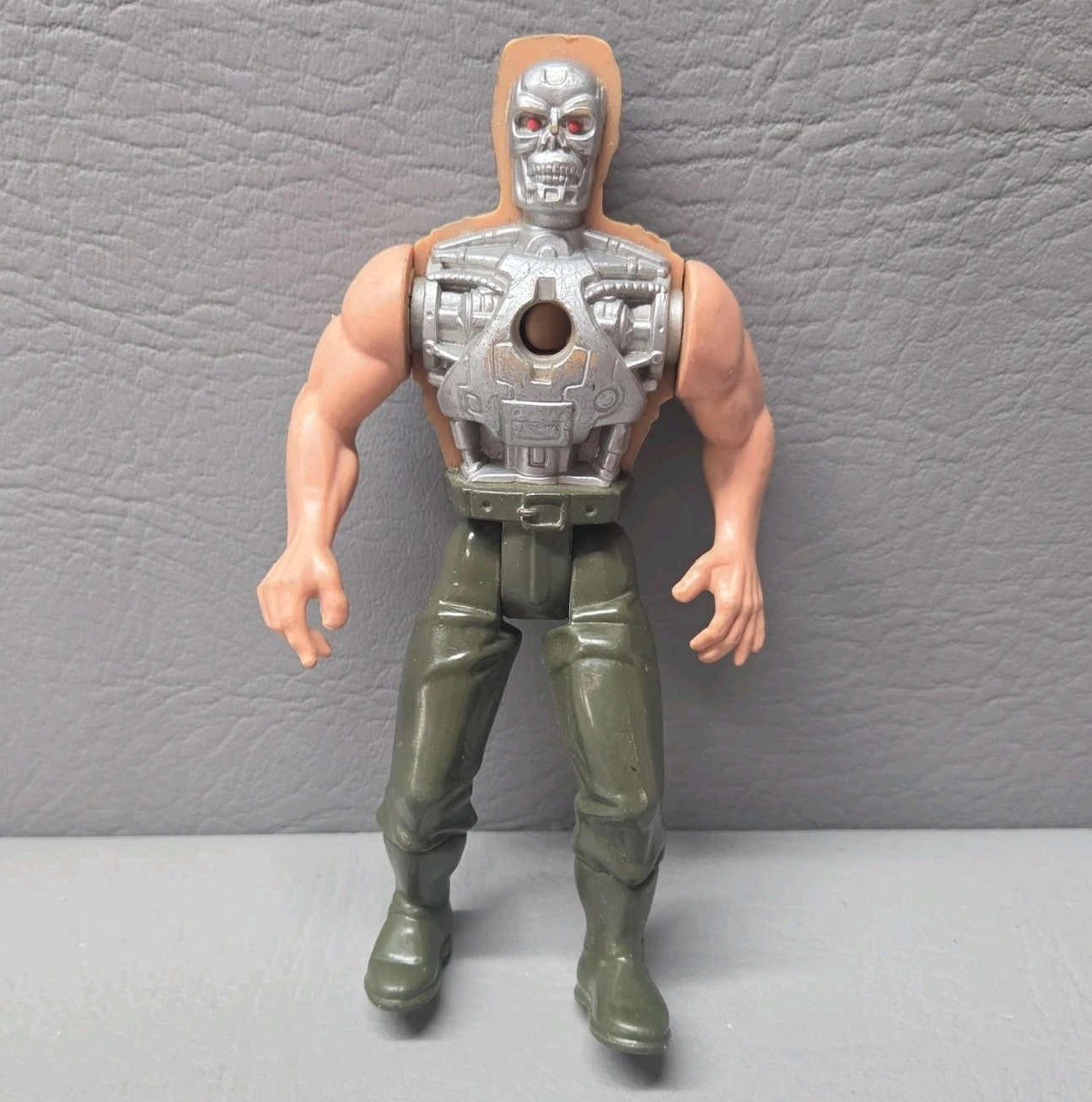 Terminator 2 Battle Damage Terminator Action Figure Kenner 1991 BinC