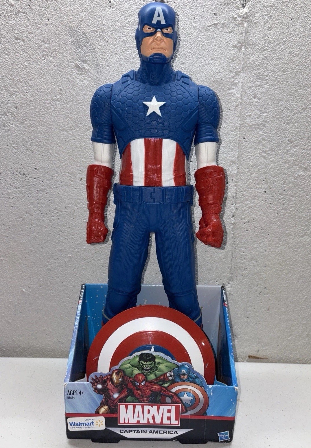 2015 HASBRO MARVEL AVENGERS CAPTAIN AMERICA 20″ action figure Walmart exclusive