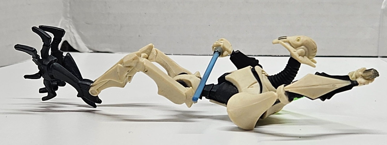 2008 Basic Fun Star Wars General Grievous Lightsabers Bendable Figure 5″